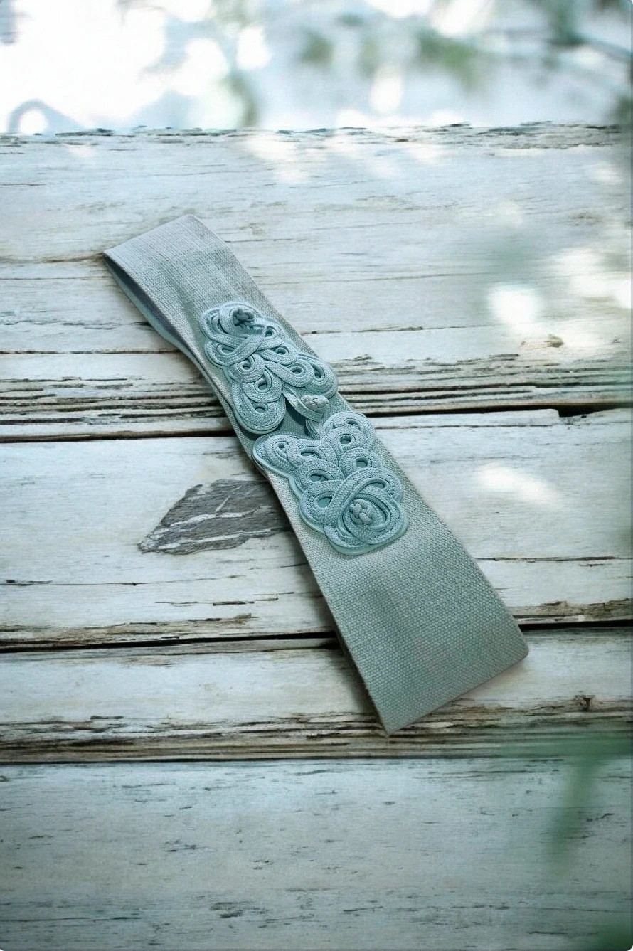 H&M belt · Aqua green · Embroidered detail · Perfect condition – H&M – taille Ajustable