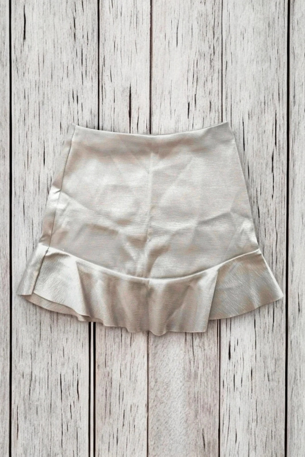 Falda H&M plata mini con volante satinada elegante casual talla XL – H&M – taille XL / 42 / 14 2