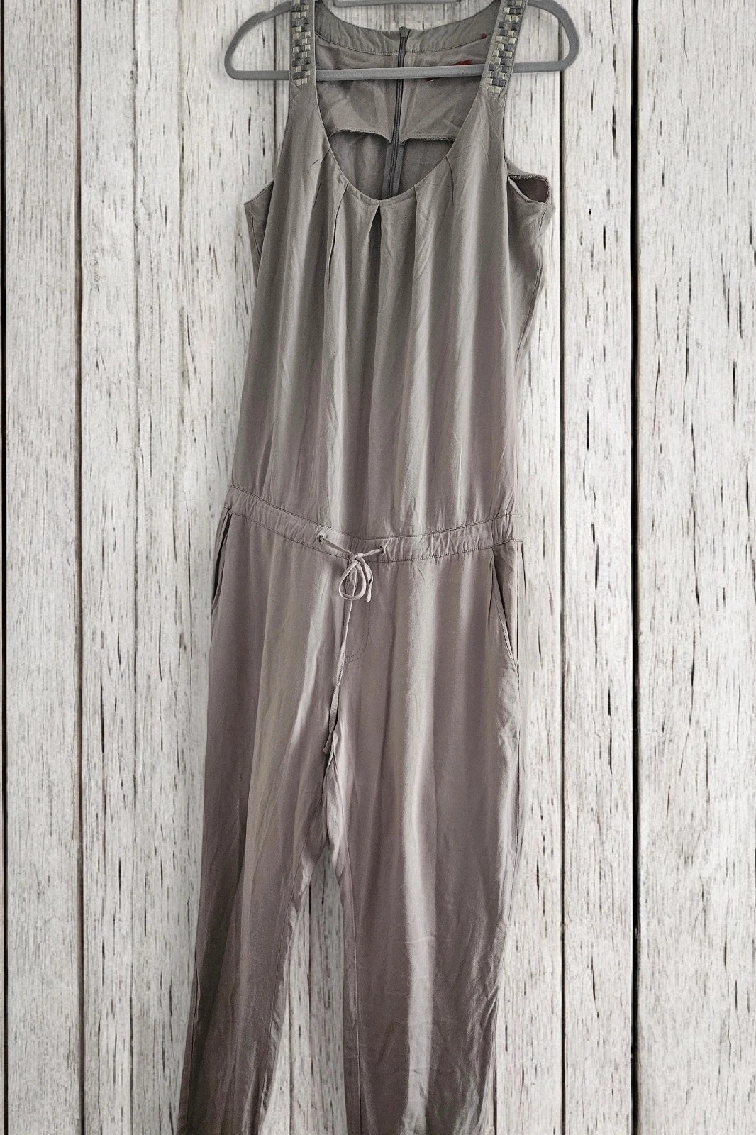 Mono largo EDC talla L beige grisáceo cintura ajustable tirantes tachuelas