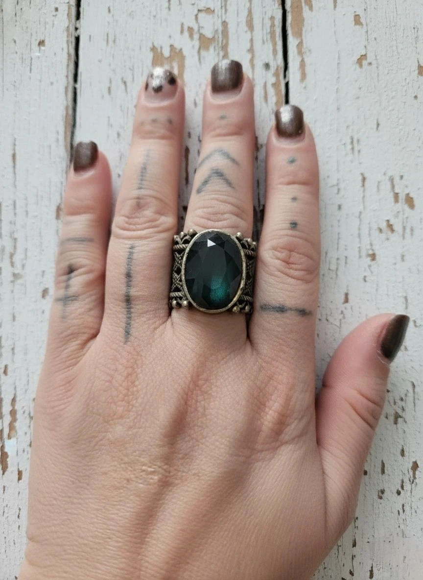 Anillo boho Brigitte Bijoux metal plata envejecida con piedra azul