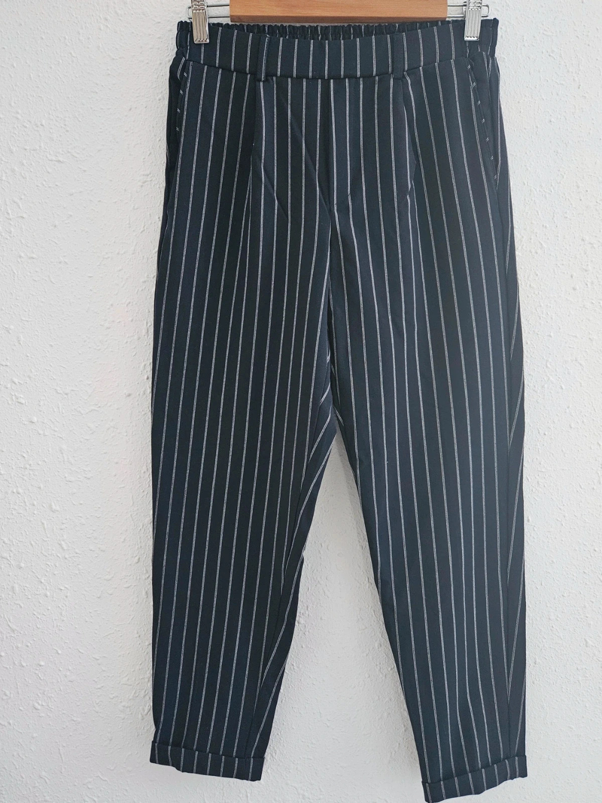 Pantalón raya diplomática Bershka M mujer azul marino elegante – Bershka – taille M / 38 / 10 3