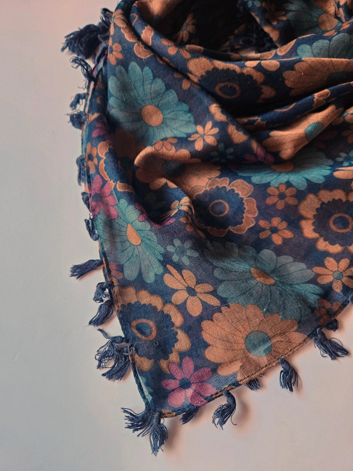 Pañuelo Pull&Bear flores azules y beige con flecos · boho floral · en perfecto estado – Pull & Bear 4