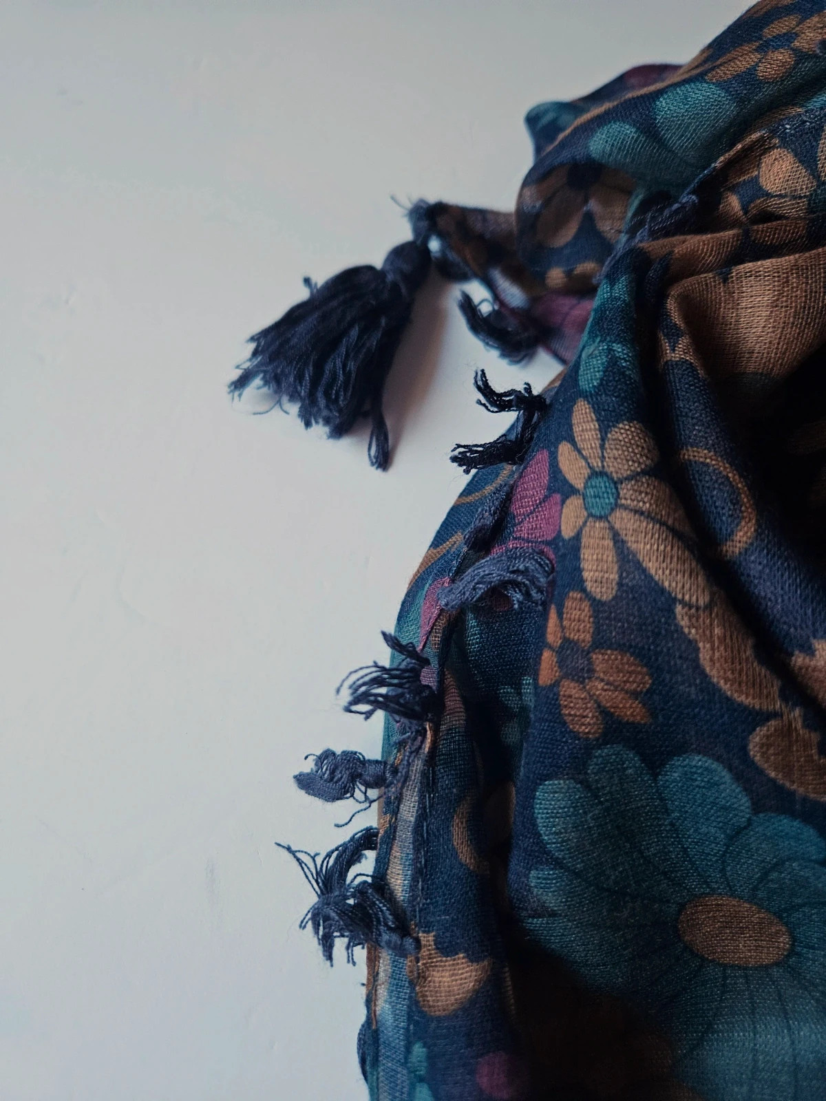 Pañuelo Pull&Bear flores azules y beige con flecos · boho floral · en perfecto estado – Pull & Bear 5
