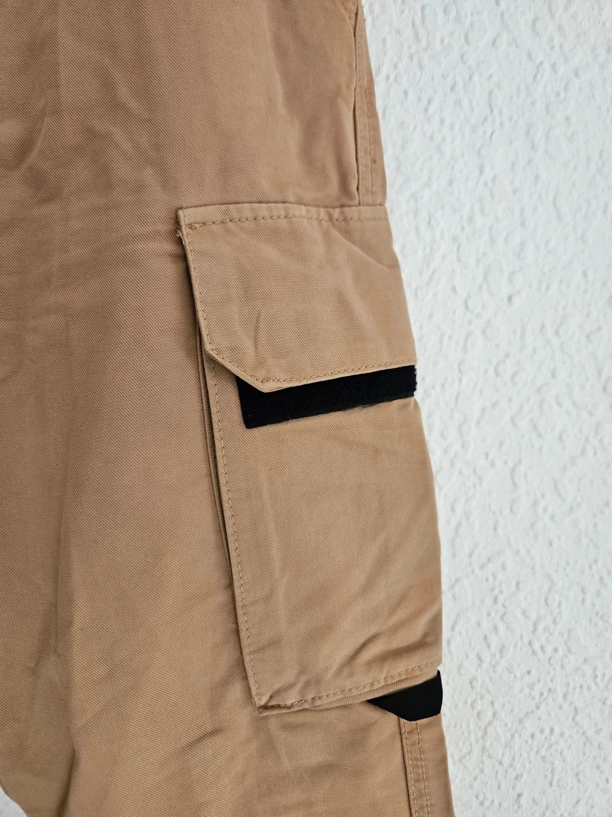 Bershka pantalón cargo beige algodón 100% talla S con bolsillos y puño elástico – Bershka – taille S 3