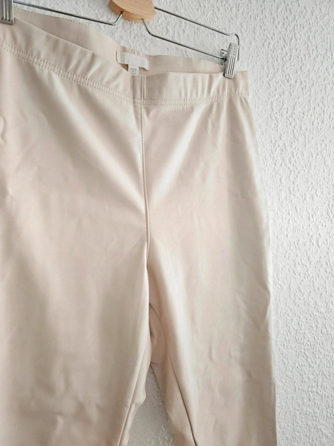 Pantalón polipiel beige H&M talla 44 bajo corte láser impecable – H&M – taille XXL / 44 / 16 5