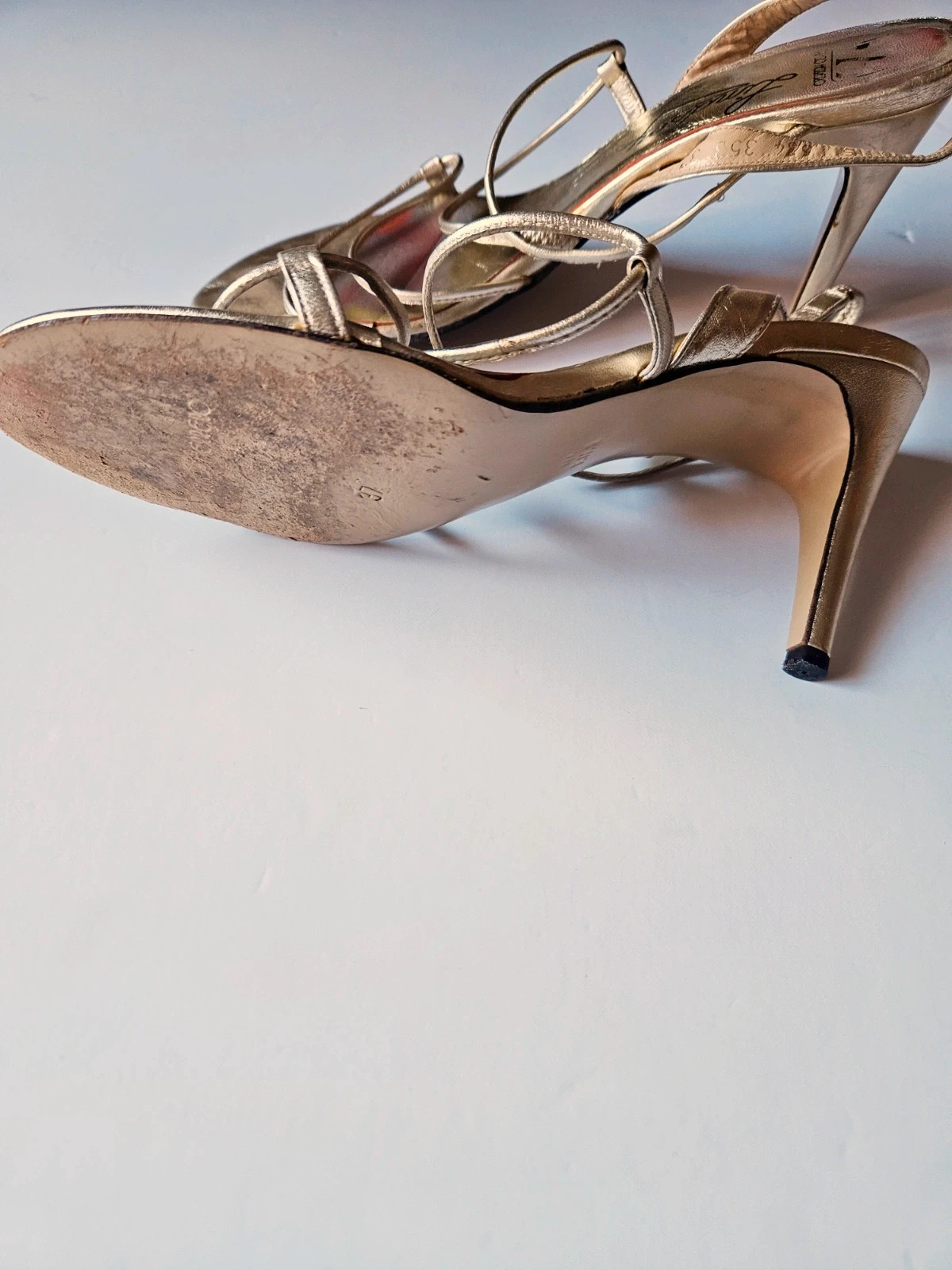 Sandalias doradas Lindsey · tacón fino elegante · talla 37 · estilo fiesta chic – Lindsey – taille 37 4