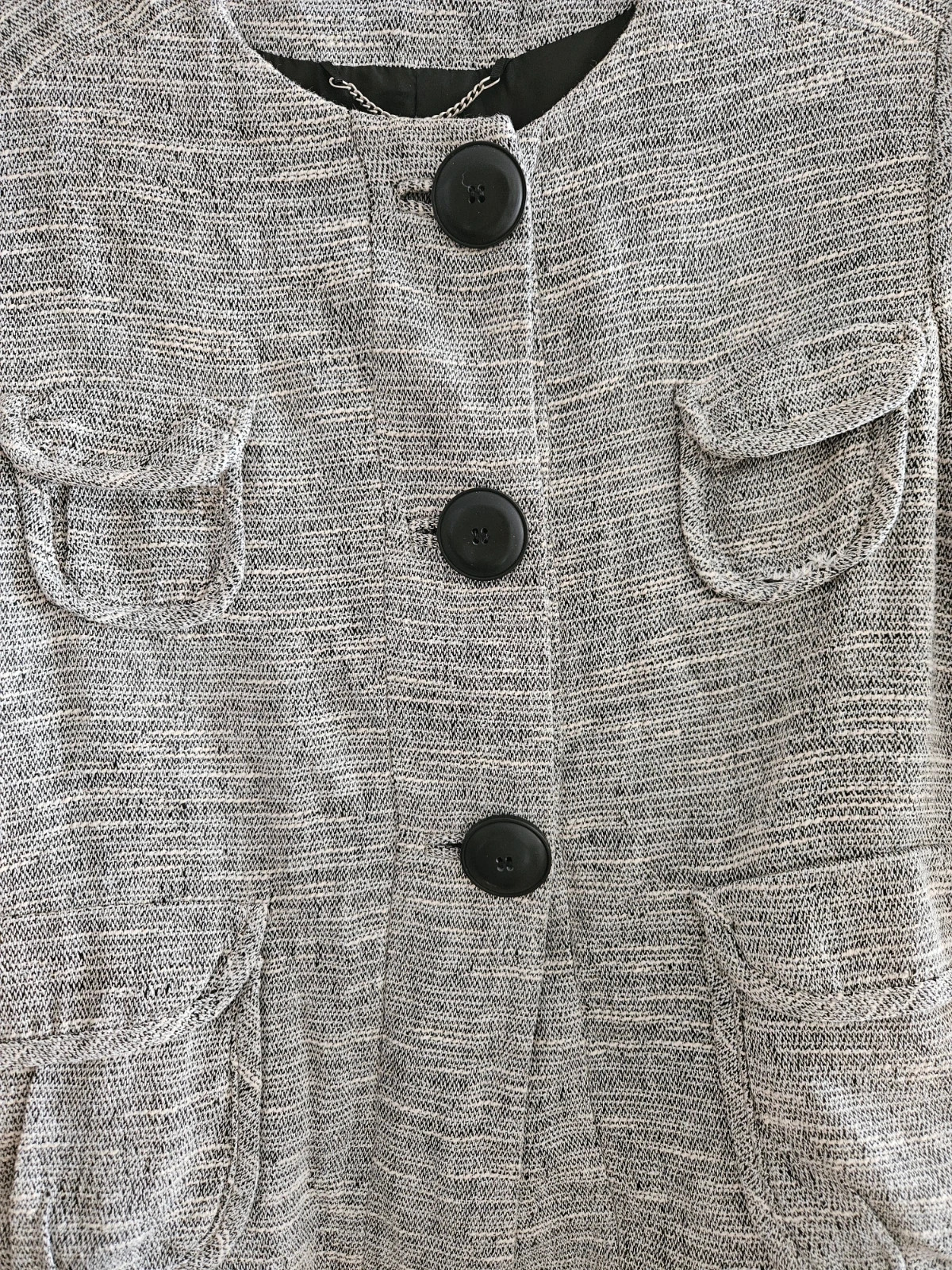 Chaqueta Mango gris jaspeada talla L con bolsillos frontales y botones grandes elegante – Mango – taille L / 40 / 12 4