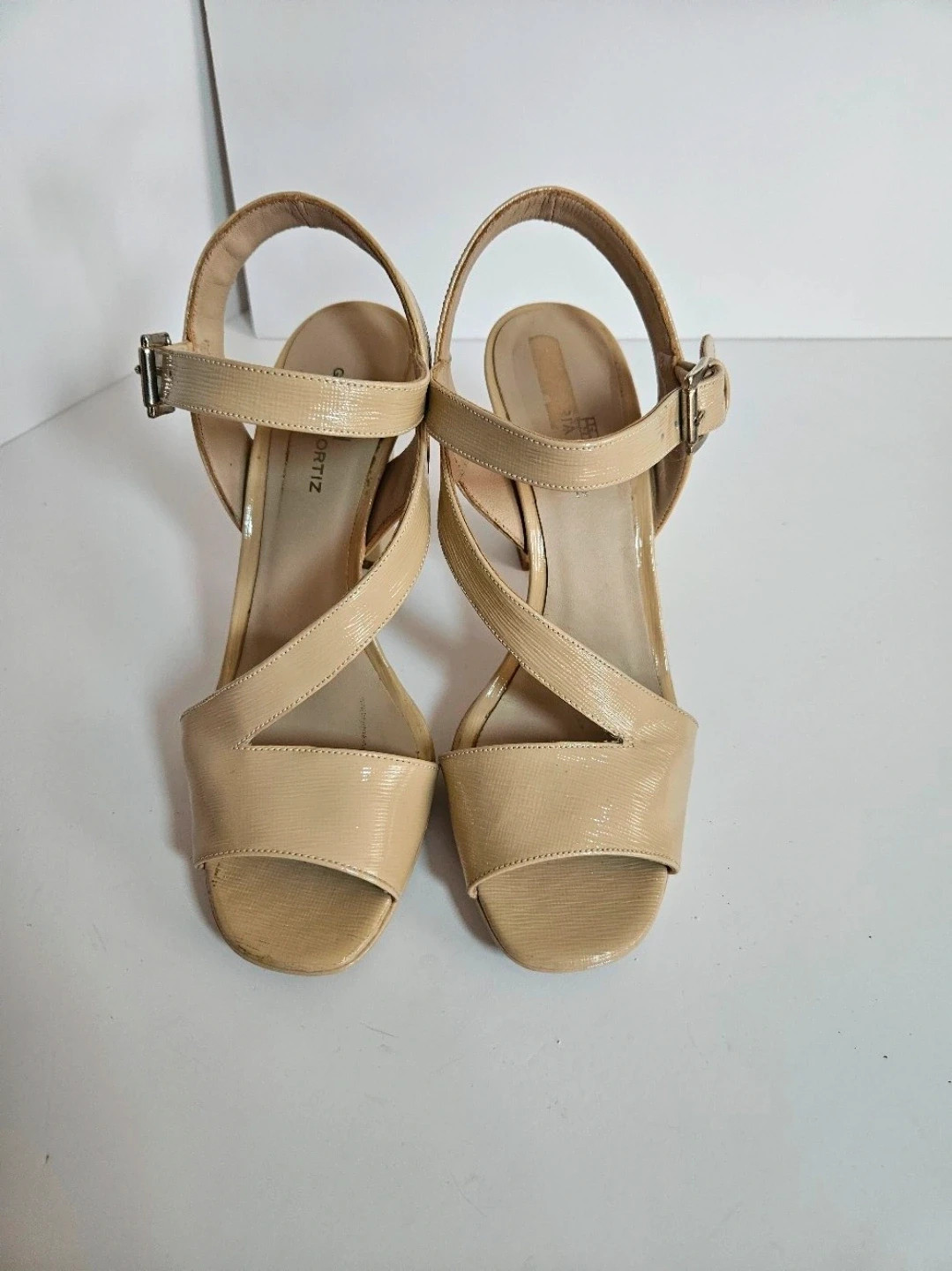 Sandalias Gloria Ortiz beige charol talla 36 tacón alto elegante – Gloria Ortiz – taille 36 2