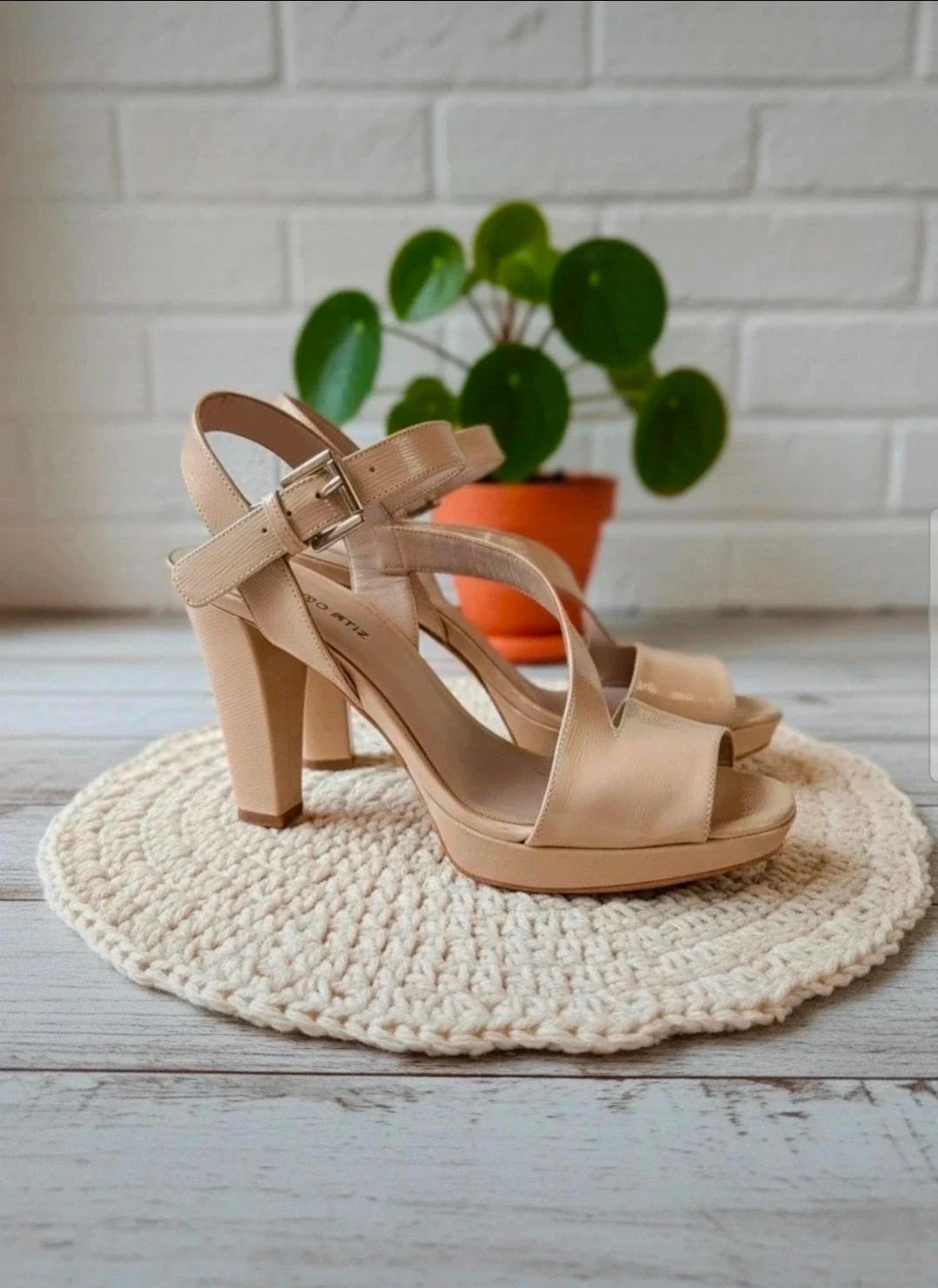 Sandalias Gloria Ortiz beige charol talla 36 tacón alto elegante – Gloria Ortiz – taille 36