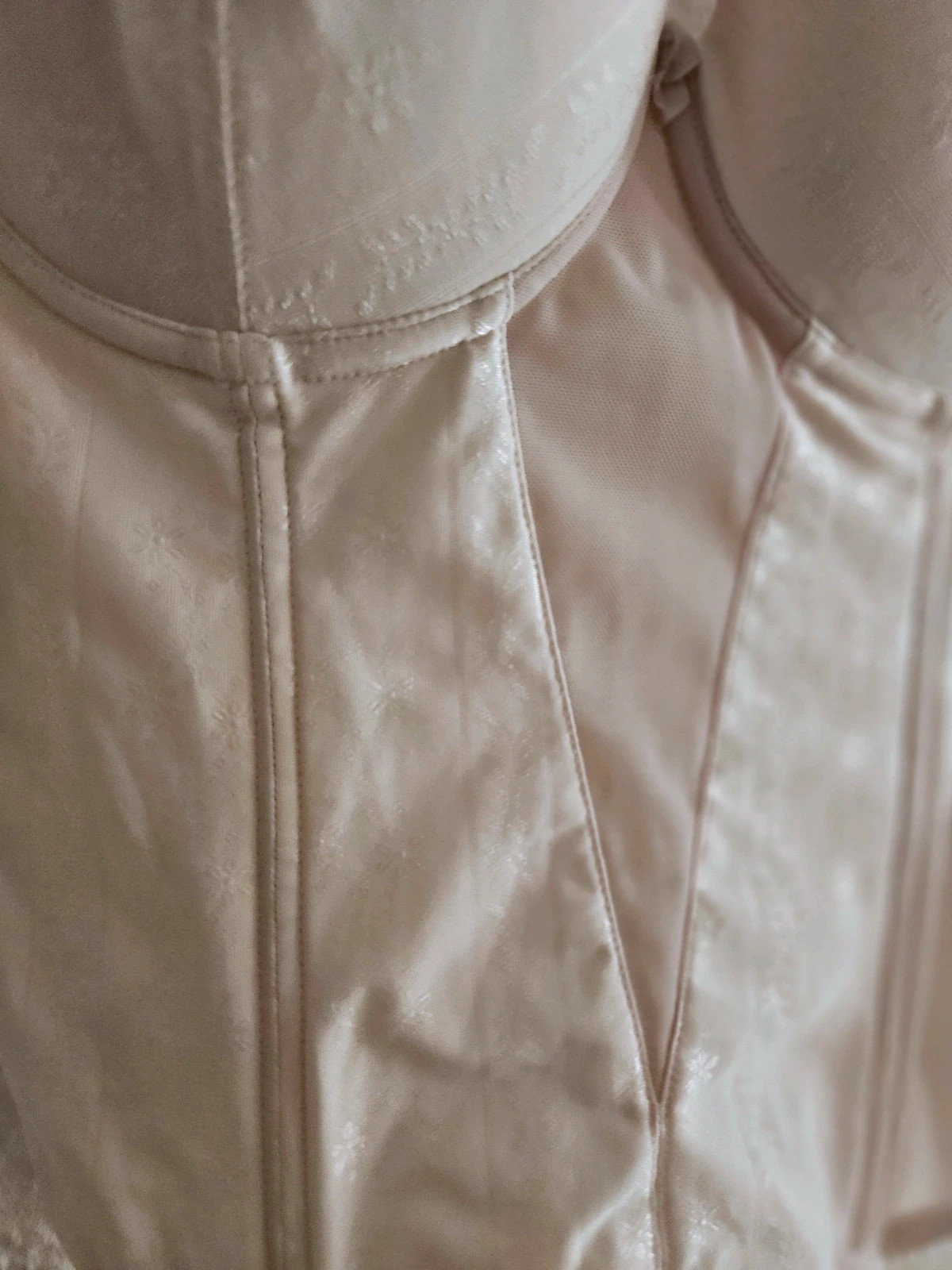 Etam cream lingerie corset · Size 80B · Romantic & boho style · Lace-up detail – Etam 3