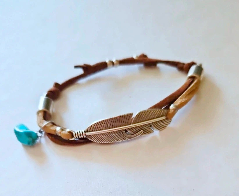 Boho leather bracelet · Feather charm · Natural turquoise · Local artisan piece 2