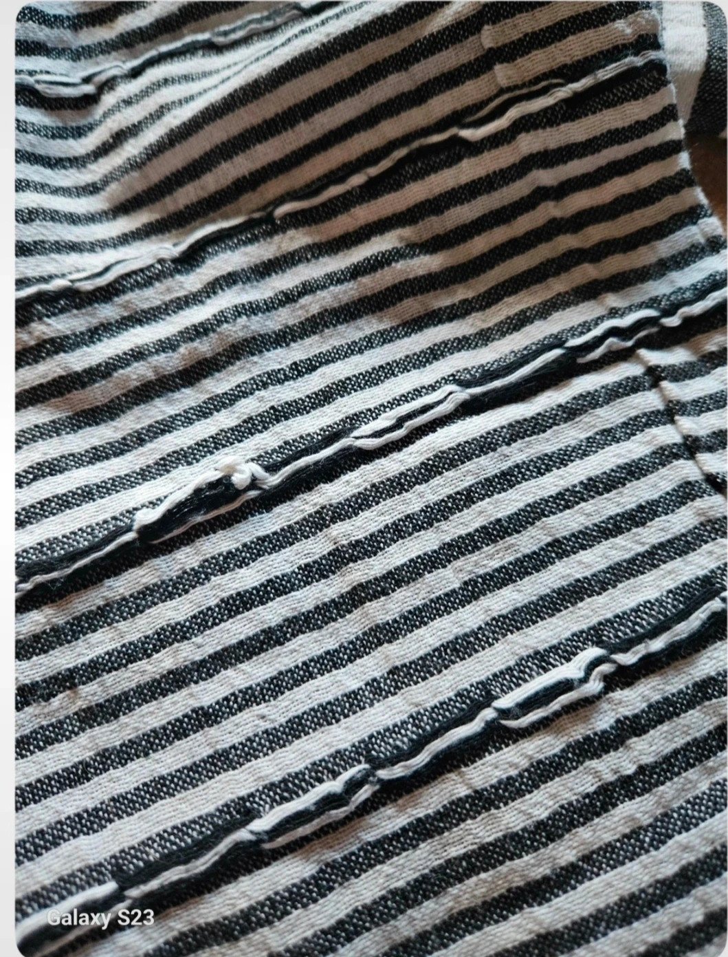 Zara striped pashmina · Black & white · Boho & minimalist style · Soft layering piece – Zara 3