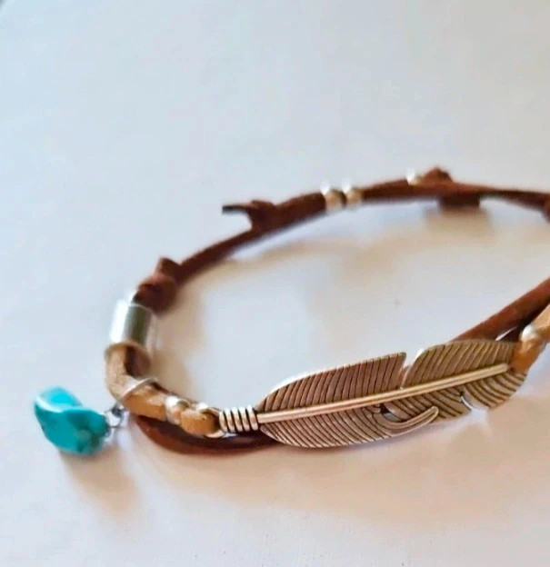 Boho leather bracelet · Feather charm · Natural turquoise · Local artisan piece 3