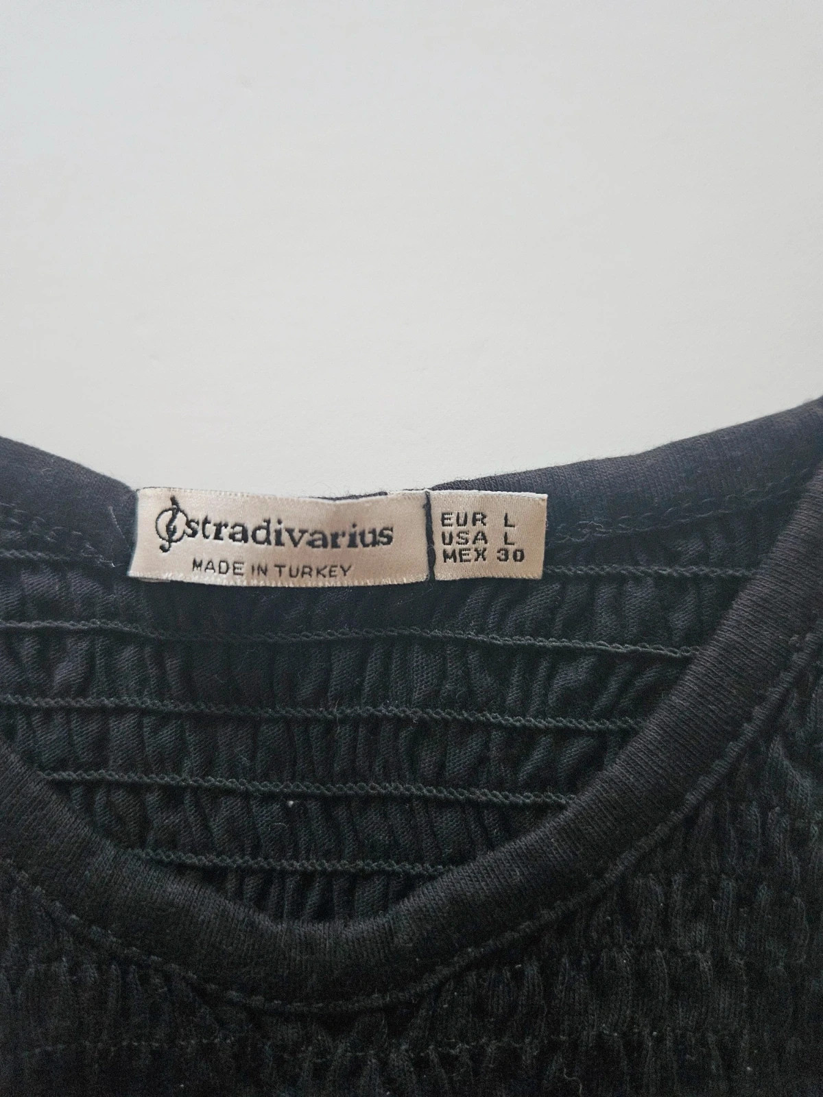 Stradivarius black crop top · Size L · Honeycomb texture · Urban style – Stradivarius – taille L / 40 / 12 5