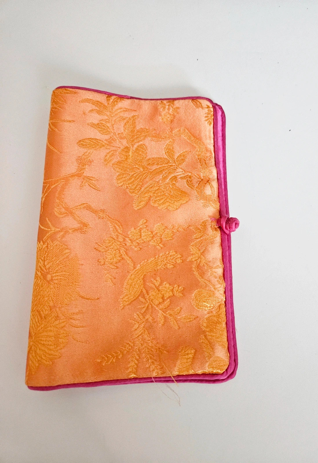 Zara Home fuchsia jewelry case · Satin finish · Ring pad · Compact organizer – Zara Home 3