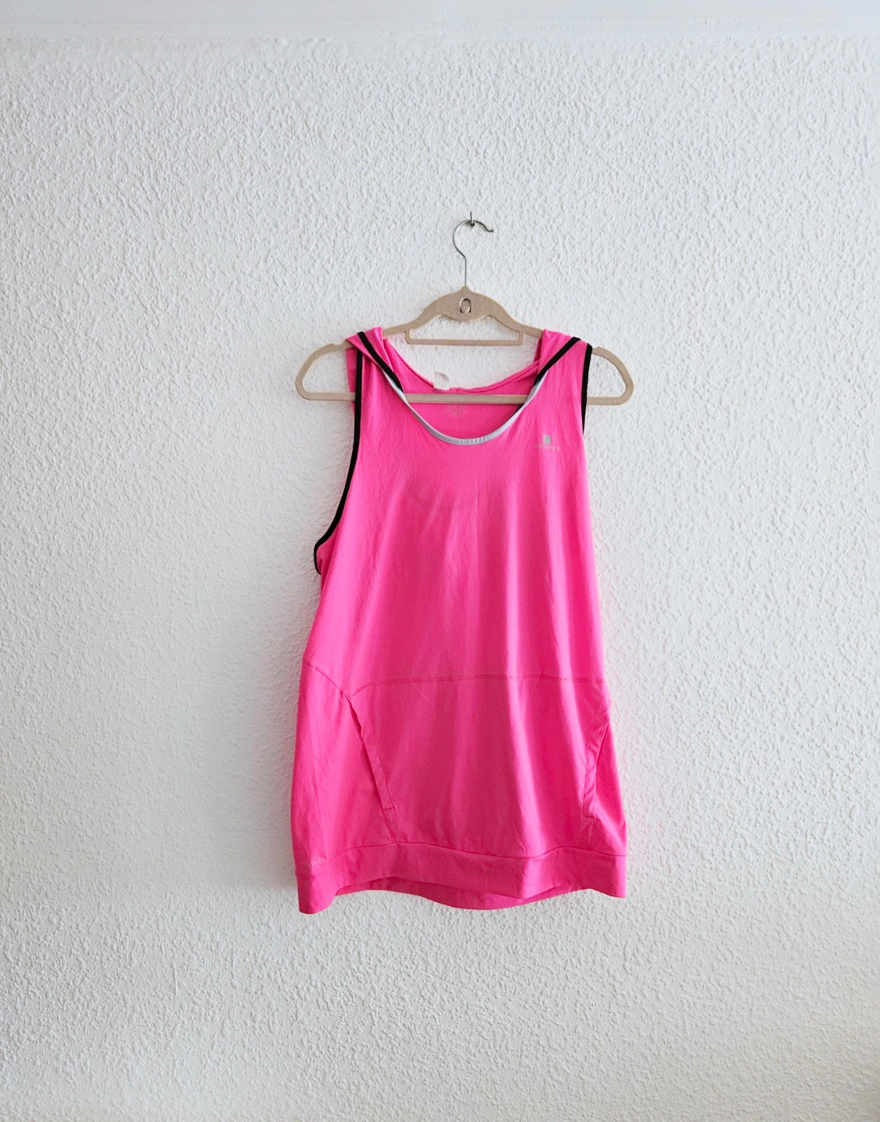 Domyos sleeveless hoodie · Size 46 · Sporty urban style · Pink & black contrast – Domyos – taille XXXL / 46 / 18 3