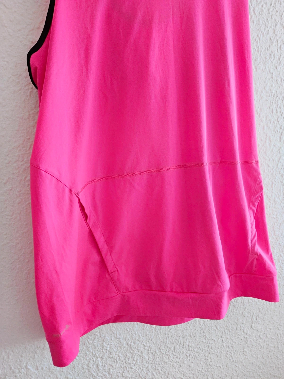 Domyos sleeveless hoodie · Size 46 · Sporty urban style · Pink & black contrast – Domyos – taille XXXL / 46 / 18 4