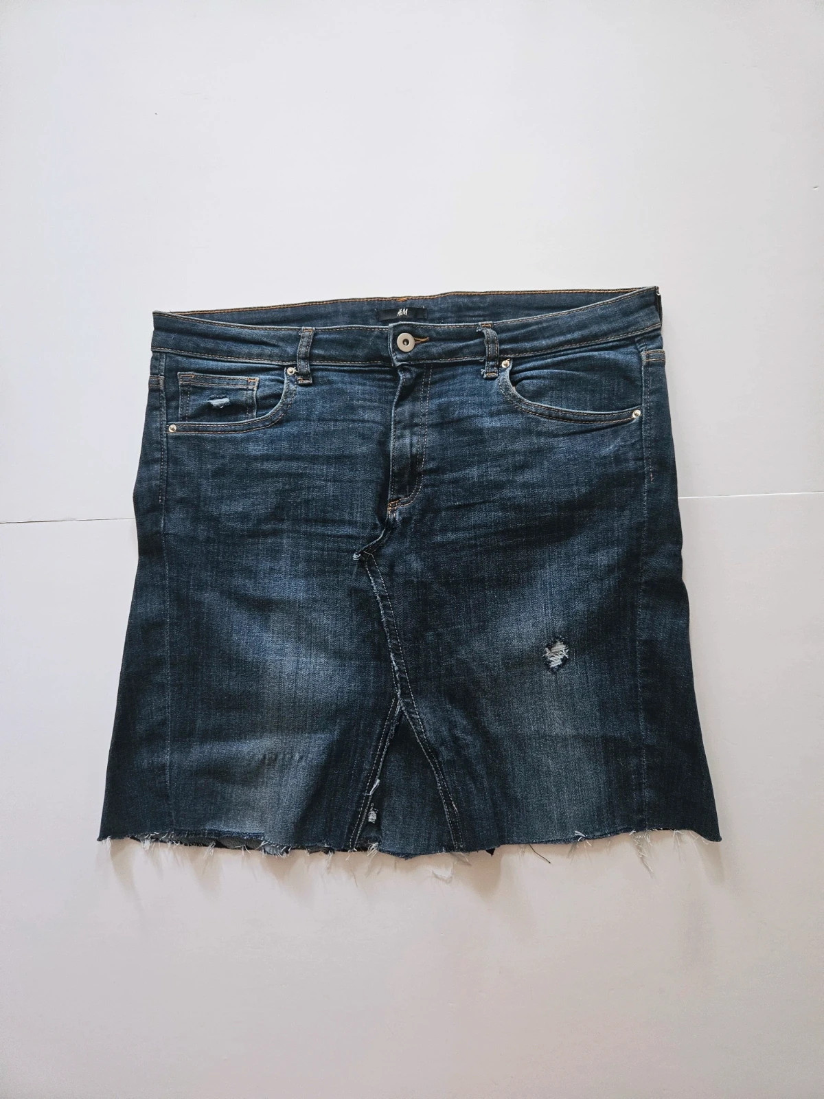 H&M upcycled denim skirt · Size 42 · Raw hem · Urban style – H&M – taille XL / 42 / 14 2