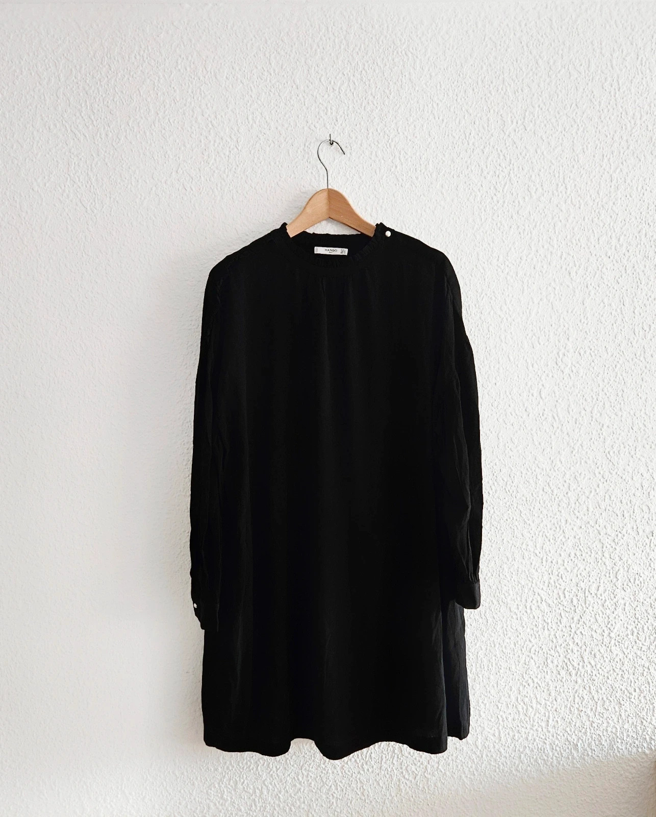 Vestido negro Mango L elegante minimal con botones dorados – Mango – taille L / 40 / 12 4