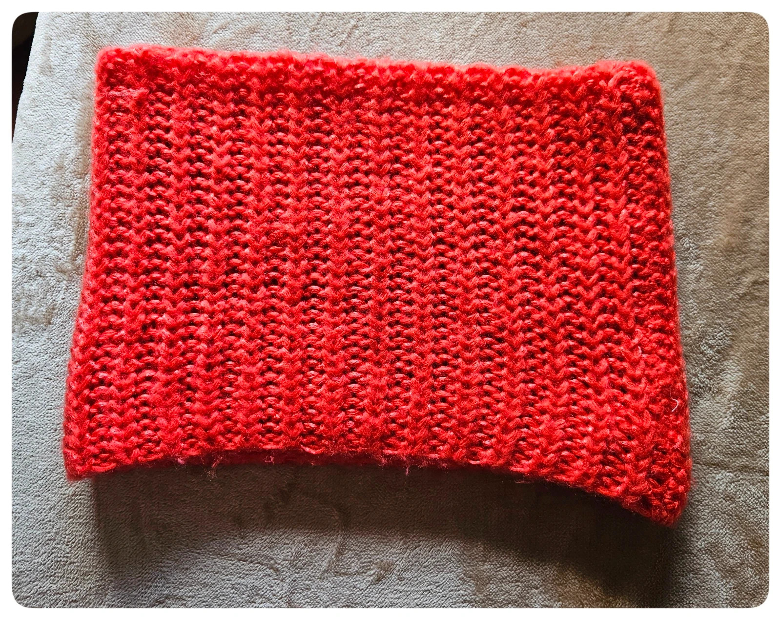 Bufanda roja H&M – talla única, punto grueso, cálida y cómoda – H&M