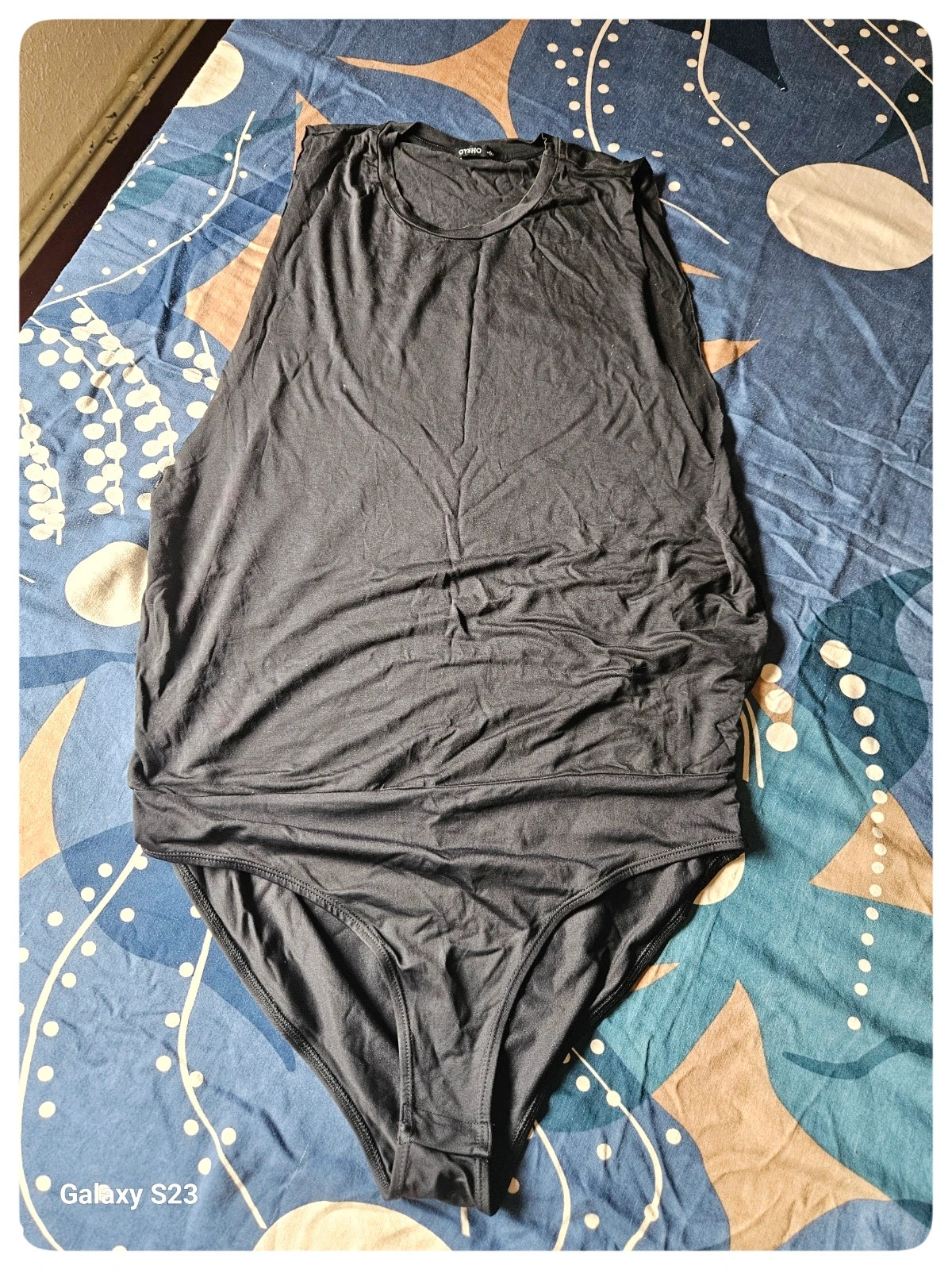 Body negro sin mangas OYSHO – talla L, cómodo y versátil