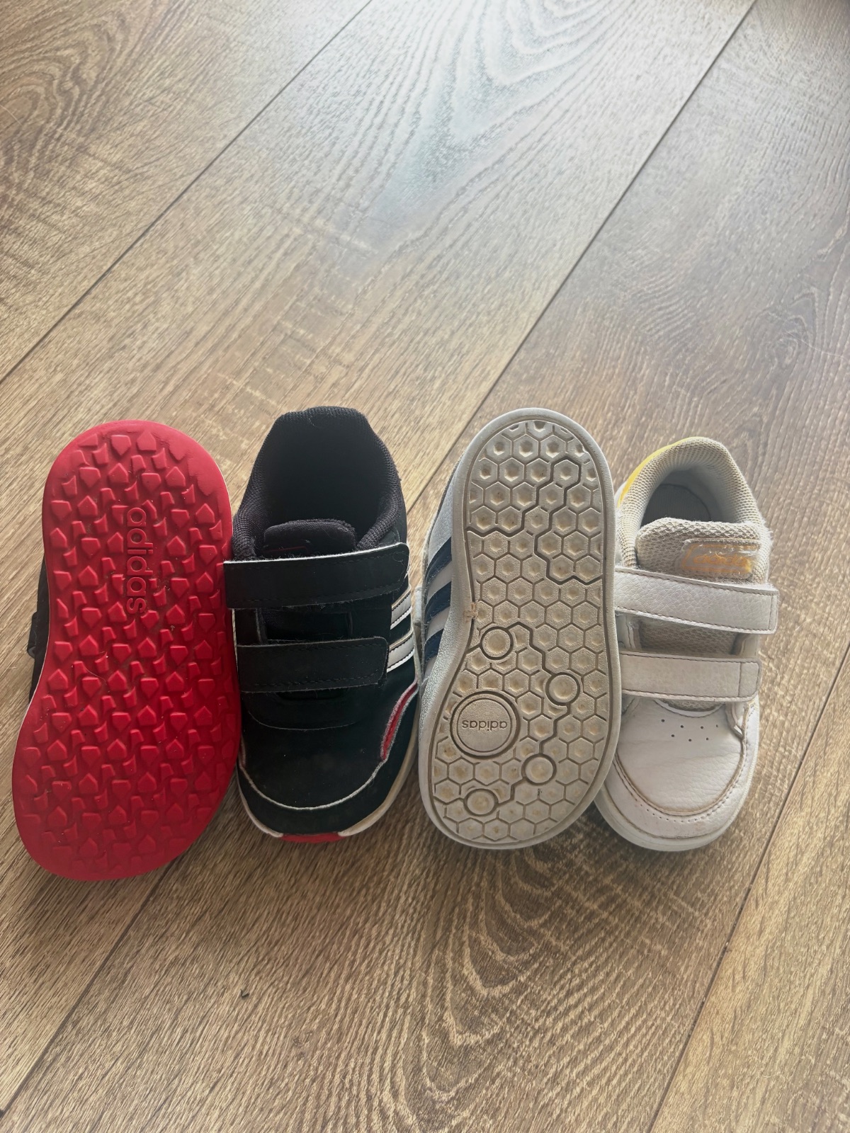 Lot de 2 paires de basket adidas enfant taille 23 blanc et noir  – Adidas – taille EU 23 2