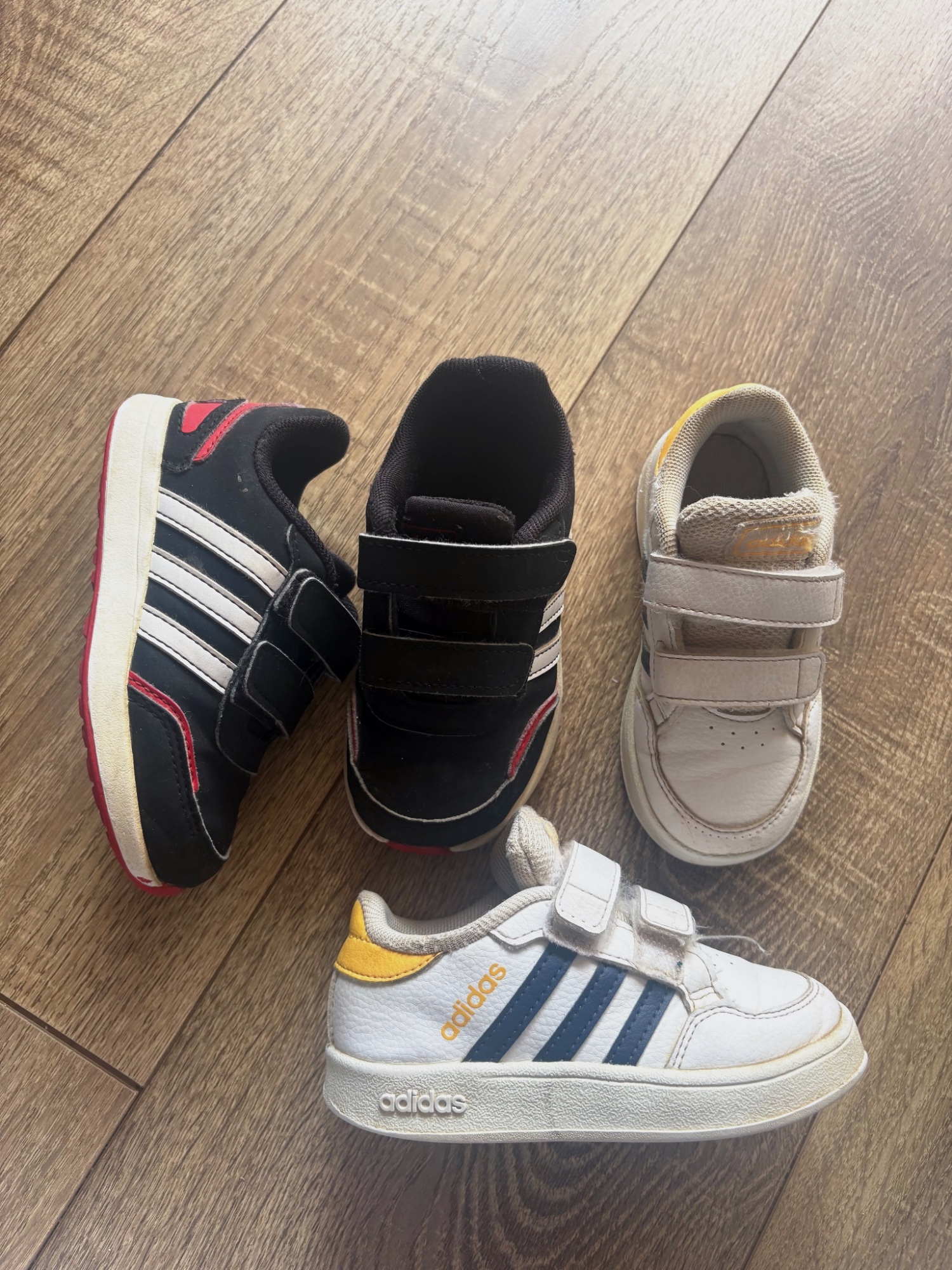Lot de 2 paires de basket adidas enfant taille 23 blanc et noir