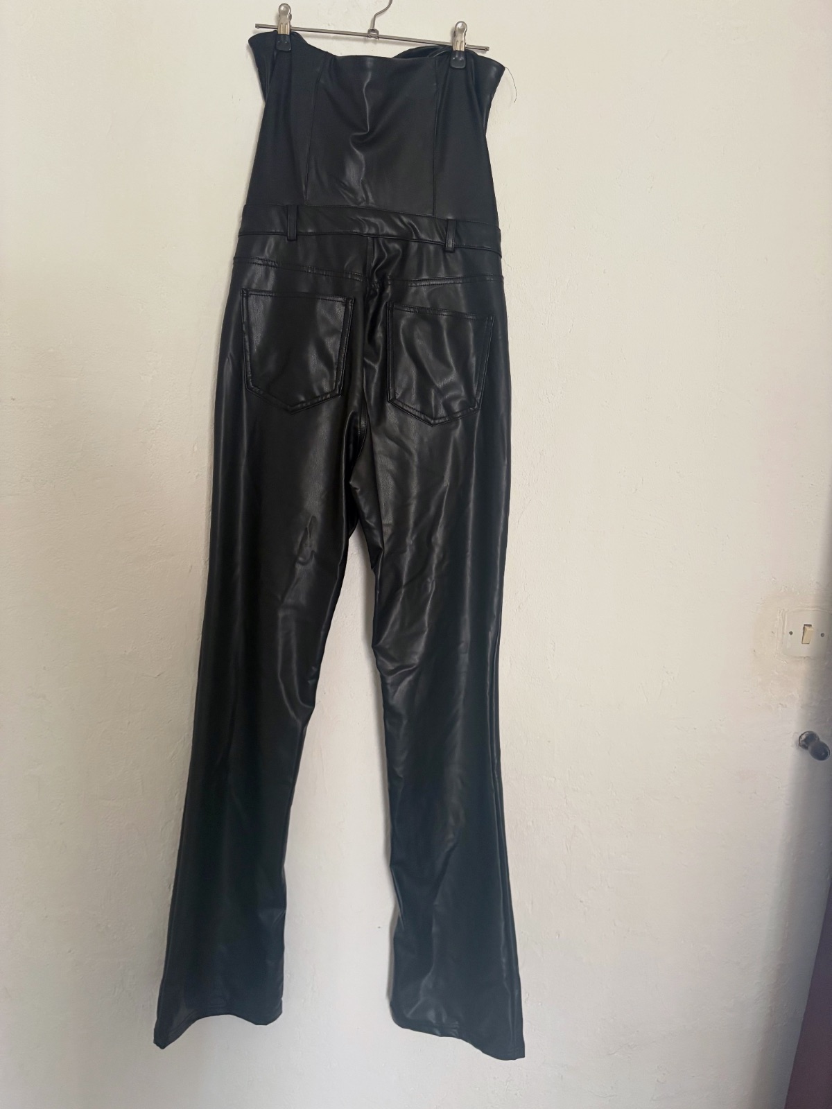 Combinaison en simili cuir noir pull&bear taille L – Pull & Bear – taille L 2