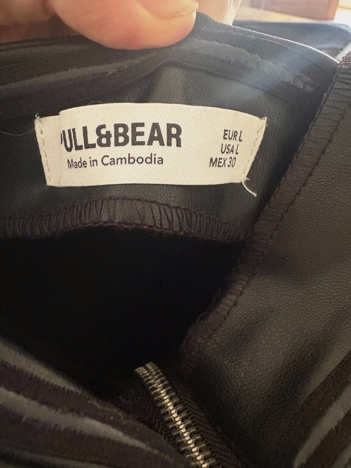 Combinaison en simili cuir noir pull&bear taille L – Pull & Bear – taille L 3