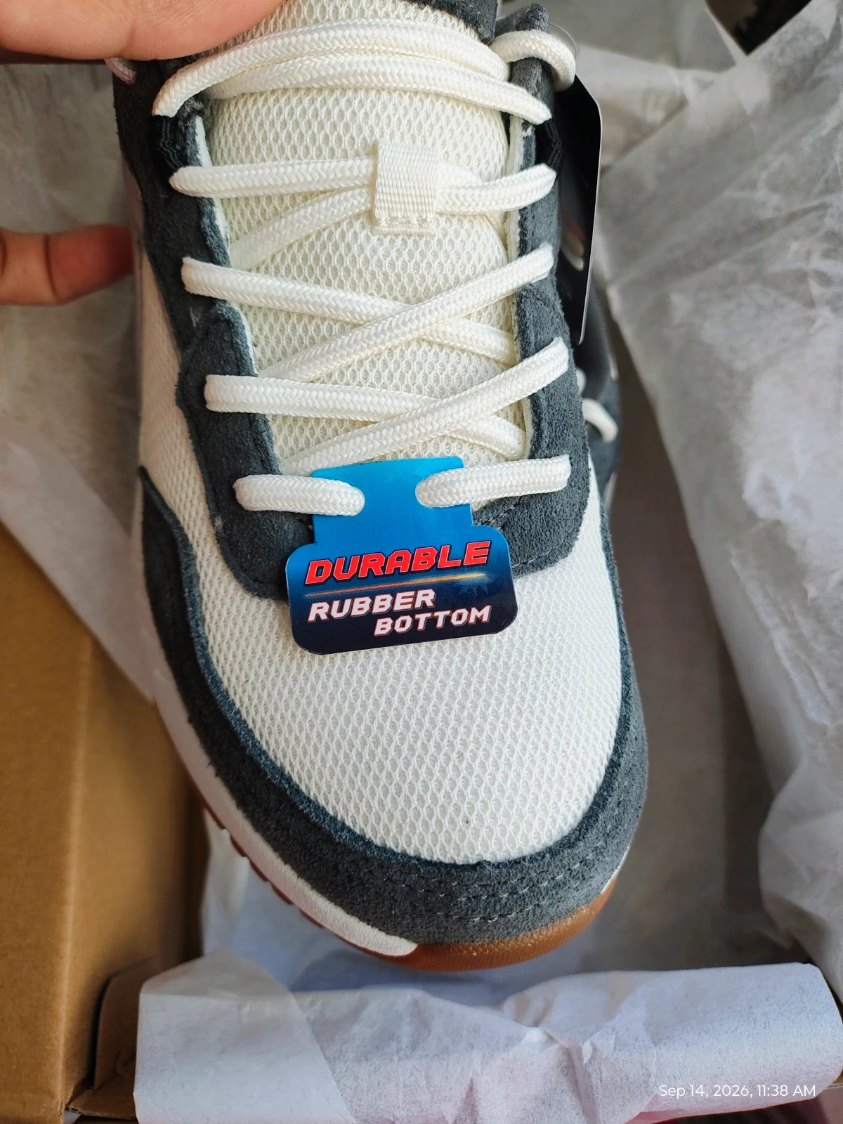 Skechers leather shoes 35.5 shoes for boys new with tag – Skechers – taille 35 4