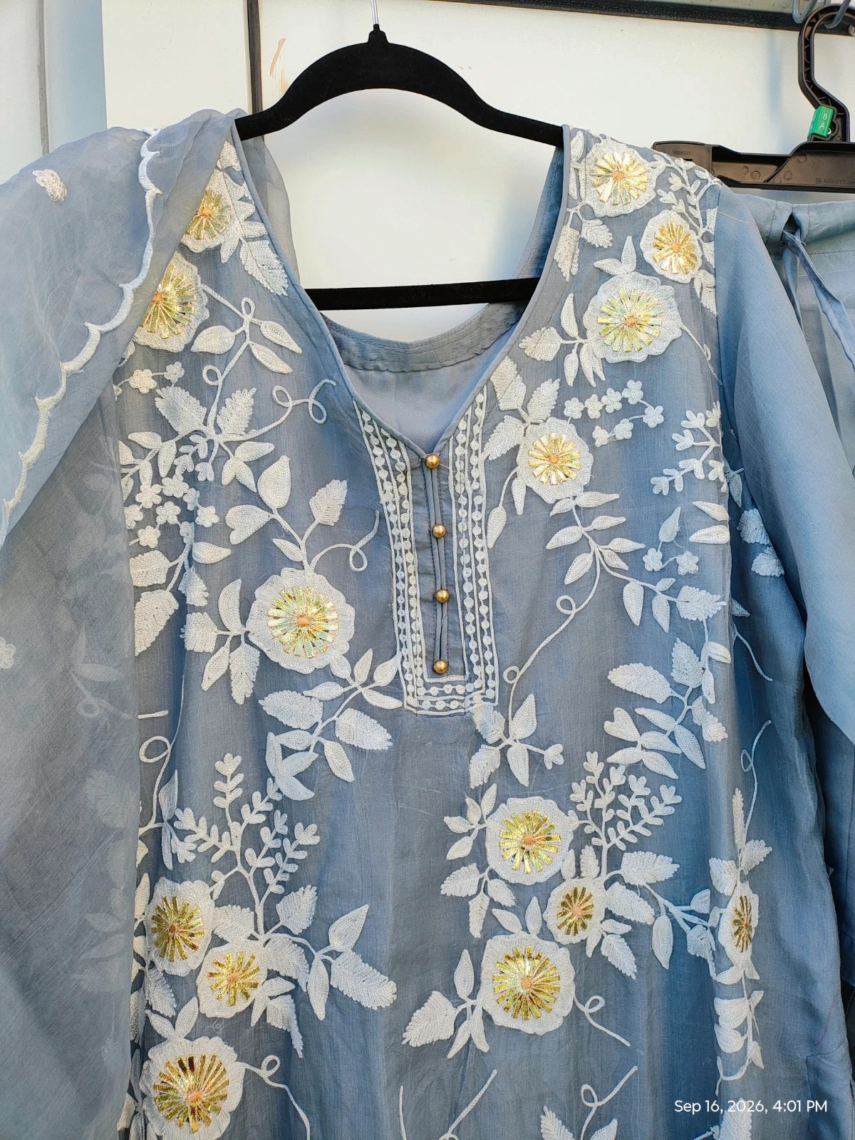 Stunning Light Blue Pakistani 3-Piece Suite - Elegant Embroidery – Indian – taille M / 38 / 10 2