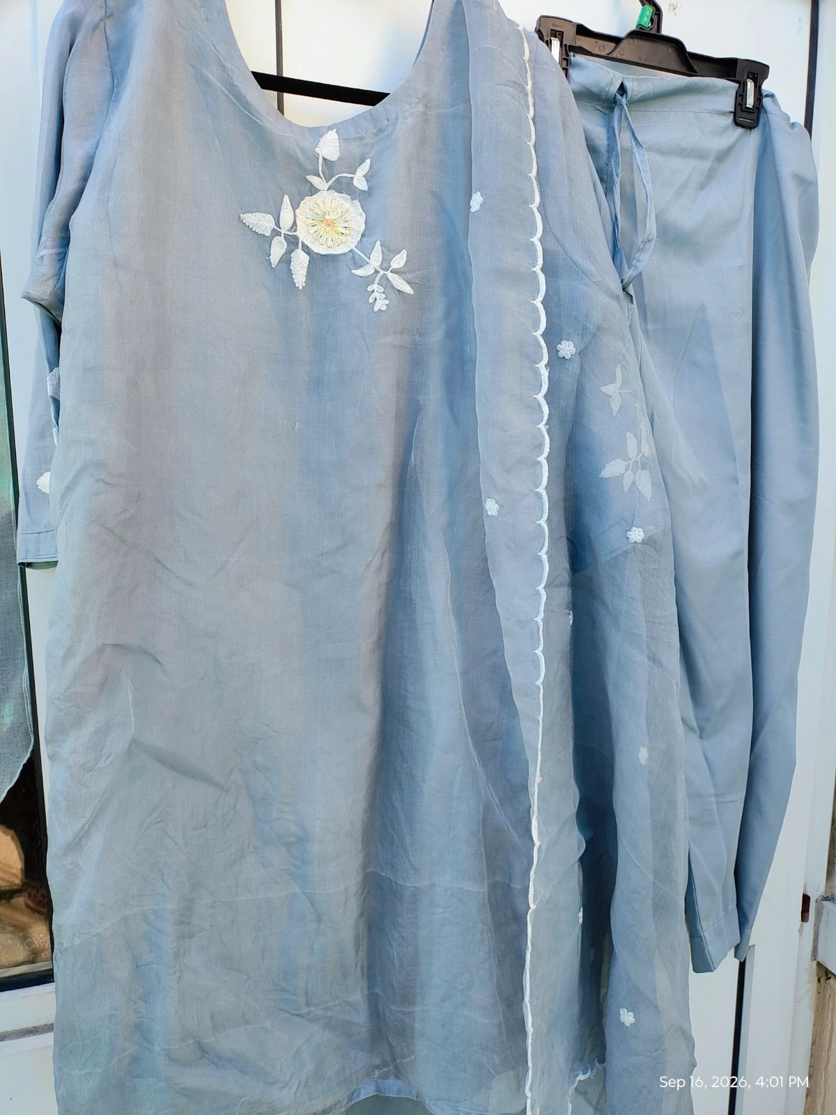 Stunning Light Blue Pakistani 3-Piece Suite - Elegant Embroidery – Indian – taille M / 38 / 10 4