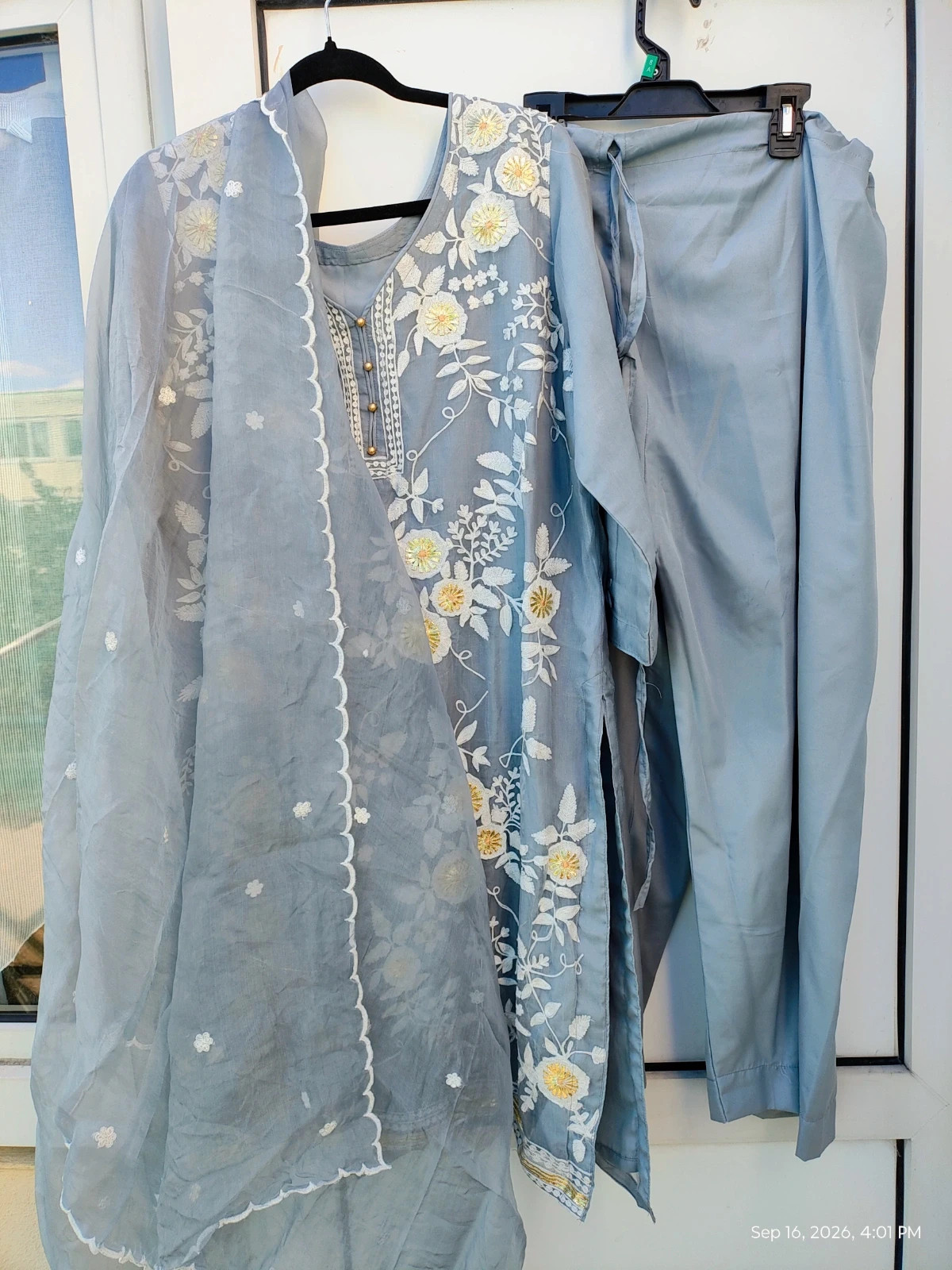 Stunning Light Blue Pakistani 3-Piece Suite - Elegant Embroidery – Indian – taille M / 38 / 10 3