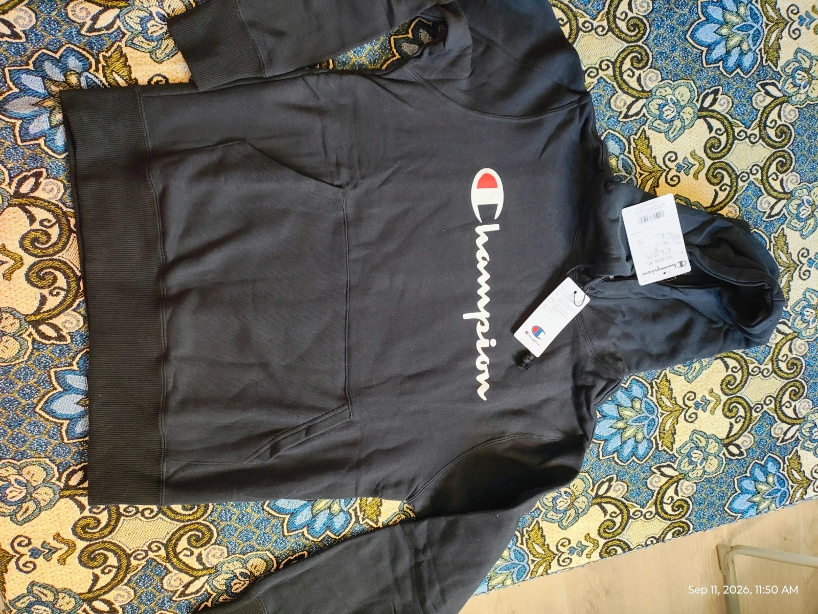 Champion hoodie M new with tag