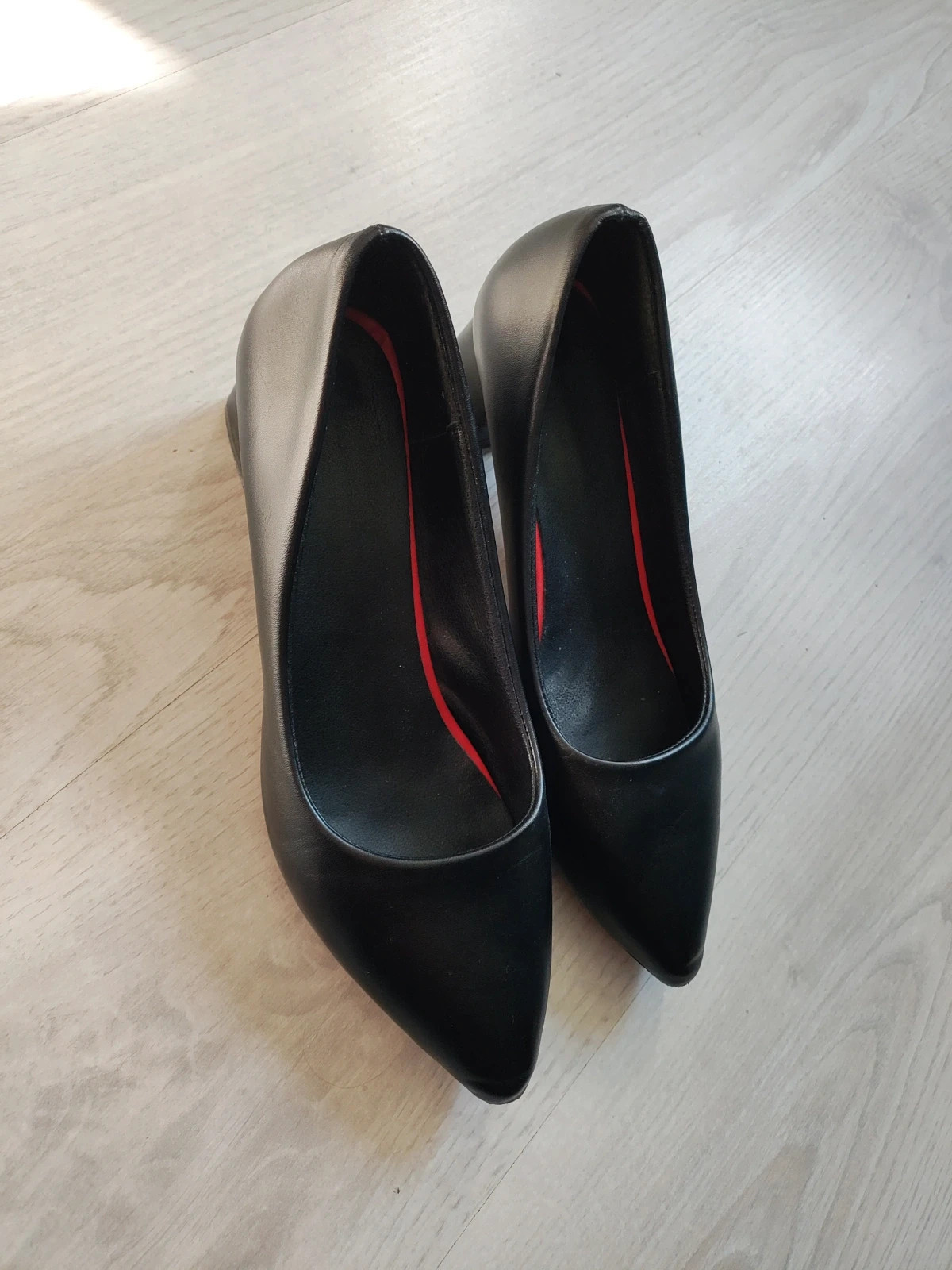 Leather shoes 40