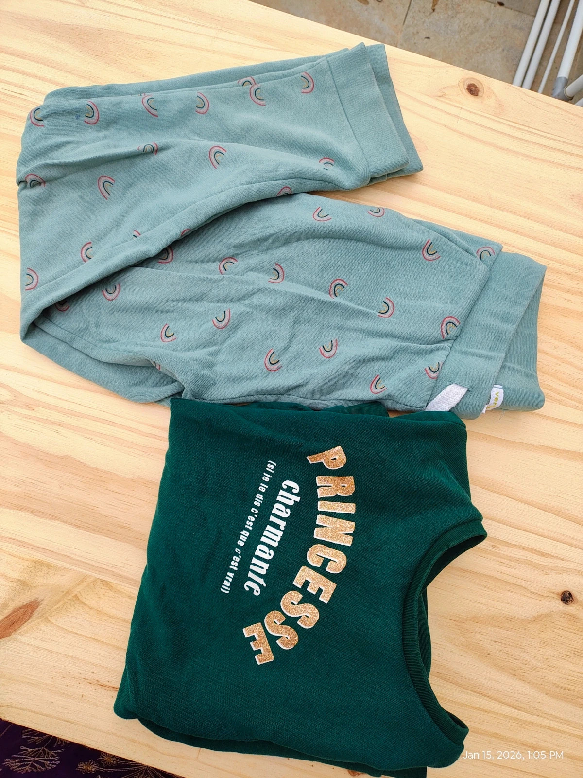 Joggers with sweat shirt