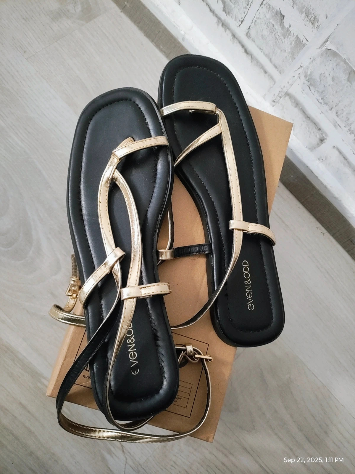 Sandal