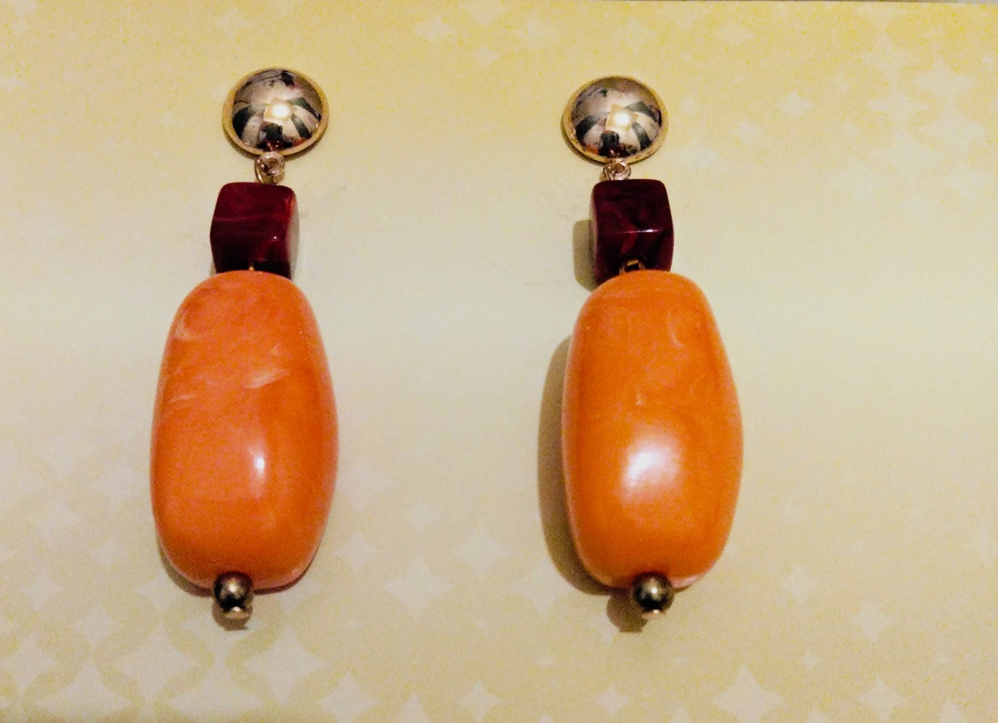 Belle boucle d'oreille pendante univers 