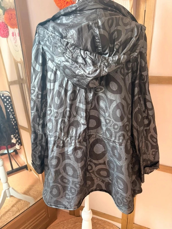 Coupe vent T46 Frankanna et capuche – Franck Anna – taille Taille unique 5