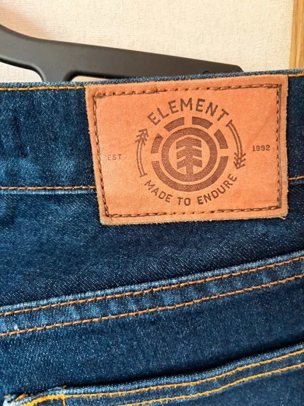Jeans brut Element 28w32 – ELEMENTS – taille M / 38 / 10 3