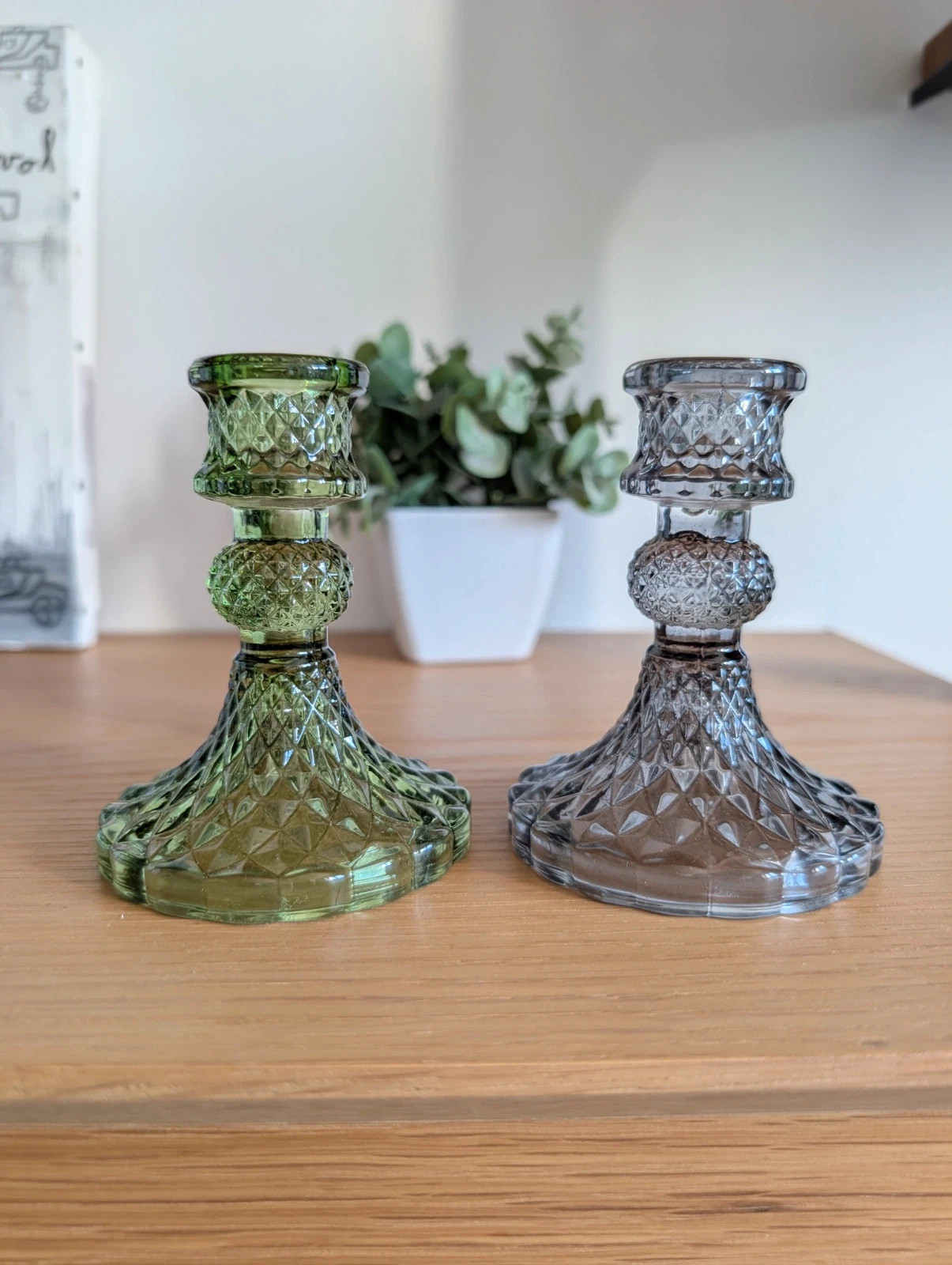 Paire de bougeoirs en verre style vintage