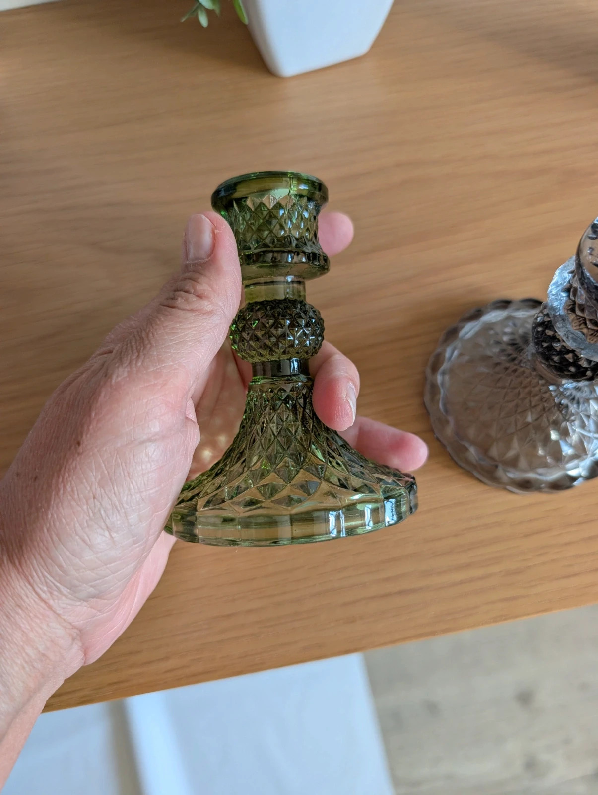 Paire de bougeoirs en verre style vintage – Autre 4