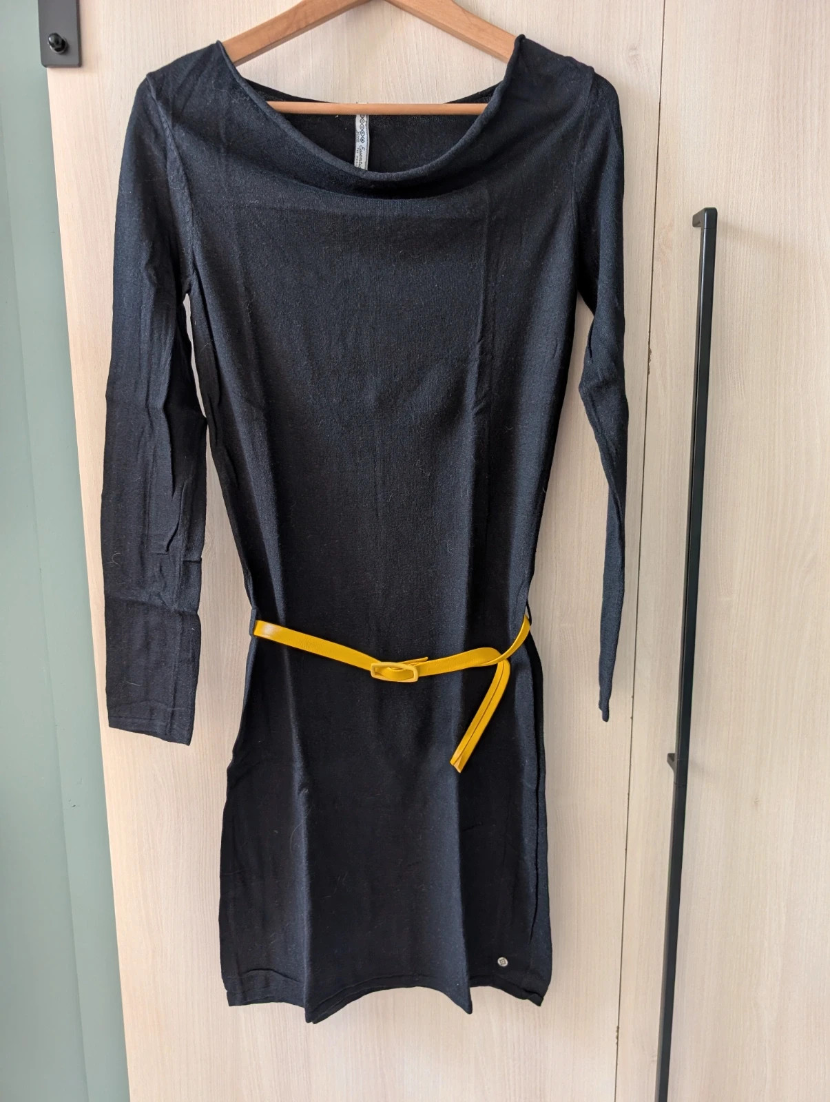 Robe pull noire Bonobo