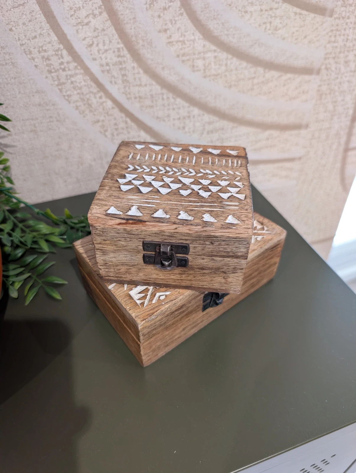 Très joli ensemble de petites boites en bois