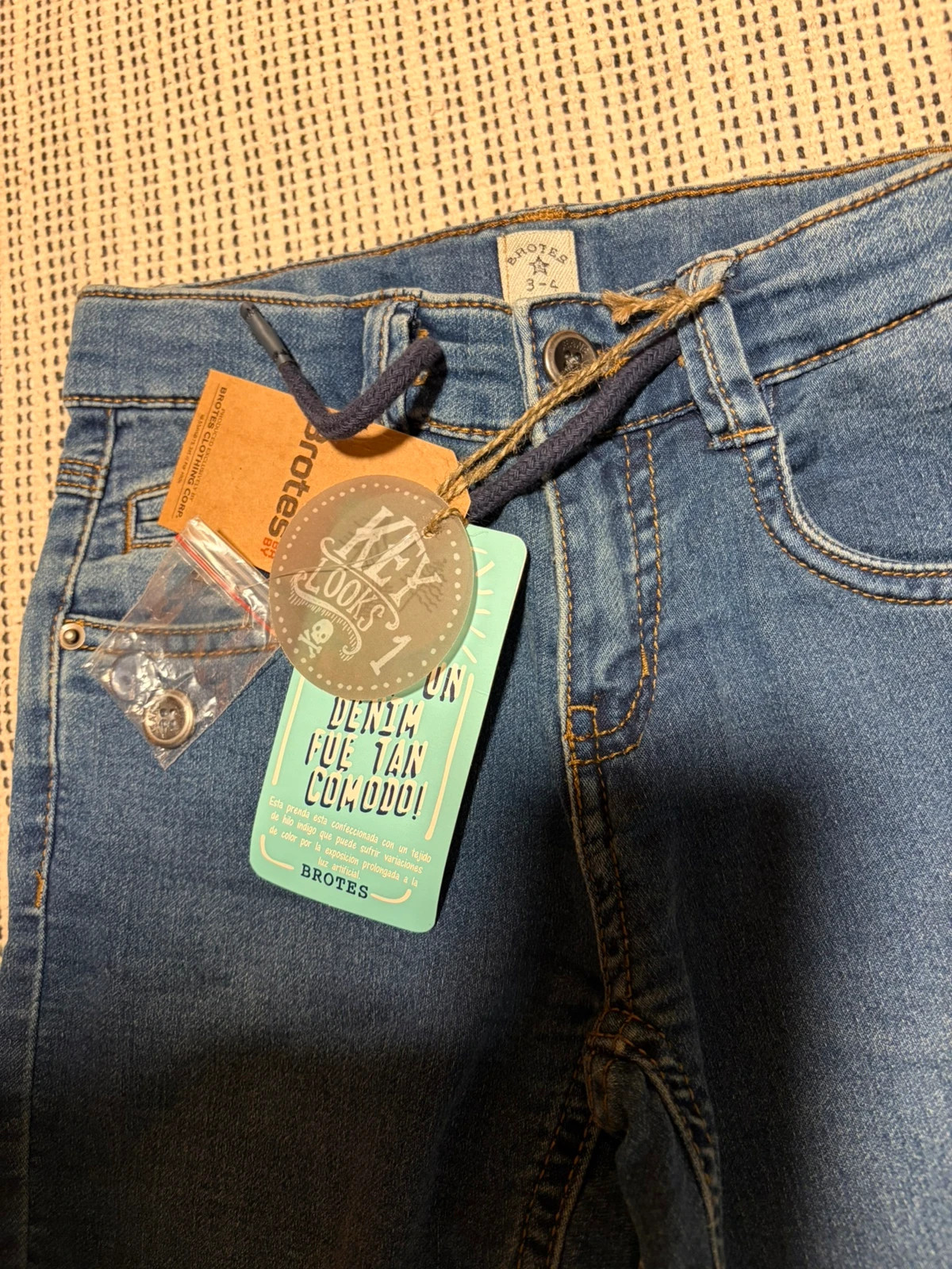 Pantalón vaquero niño Brotes El Corte Inglés talla 3-4 nuevo – Brotes – taille 3 ans / 98 cm 2