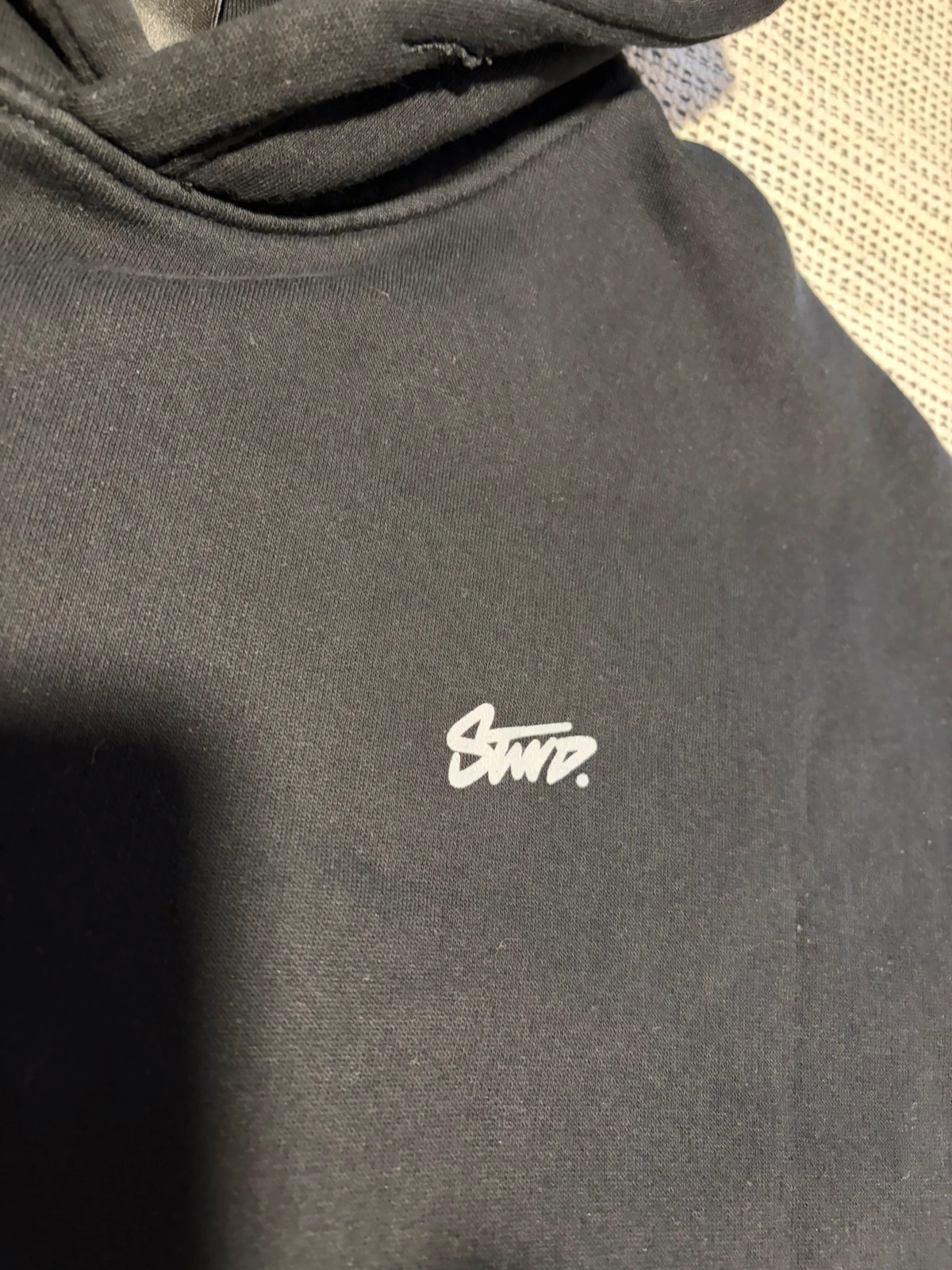 Sudadera negra con estampado gráfico, talla M, estilo urbano unisex – Pull & Bear – taille M 2