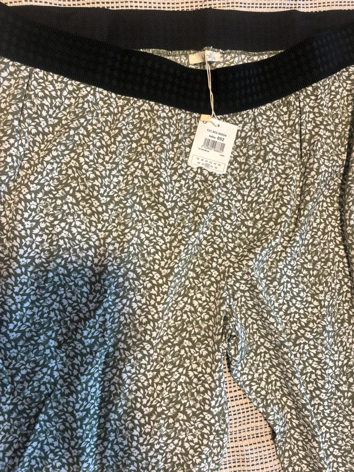 Pantalón fluido de flores verde kaki Unit El Corte Inglés talla 52 nuevo con etiqueta – Unit – taille 6XL / 52 / 24 2