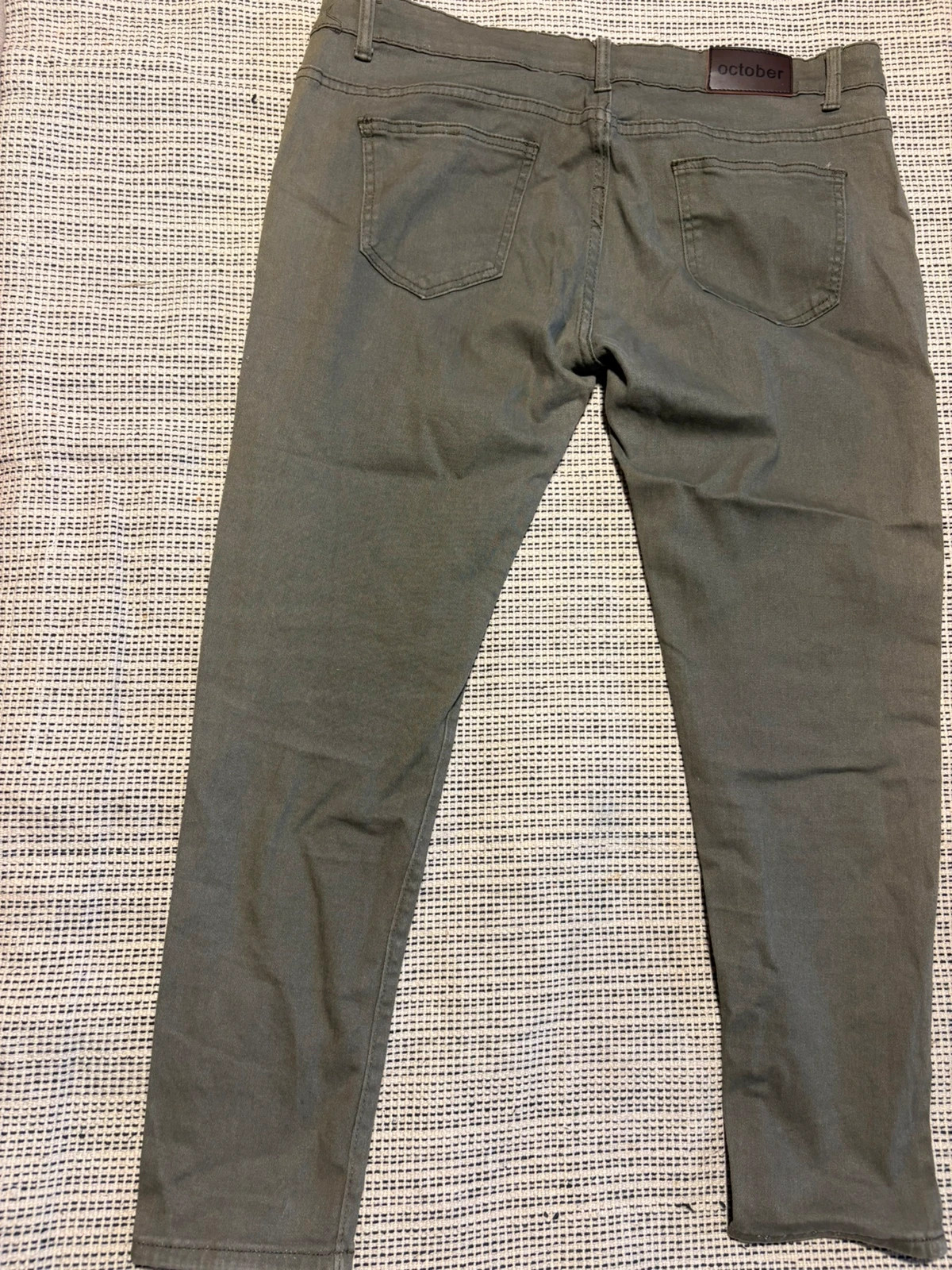 Pantalón verde caqui October talla 46 / Pantalon khaki taille XXL – october – taille XXXL / 46 / 18 5