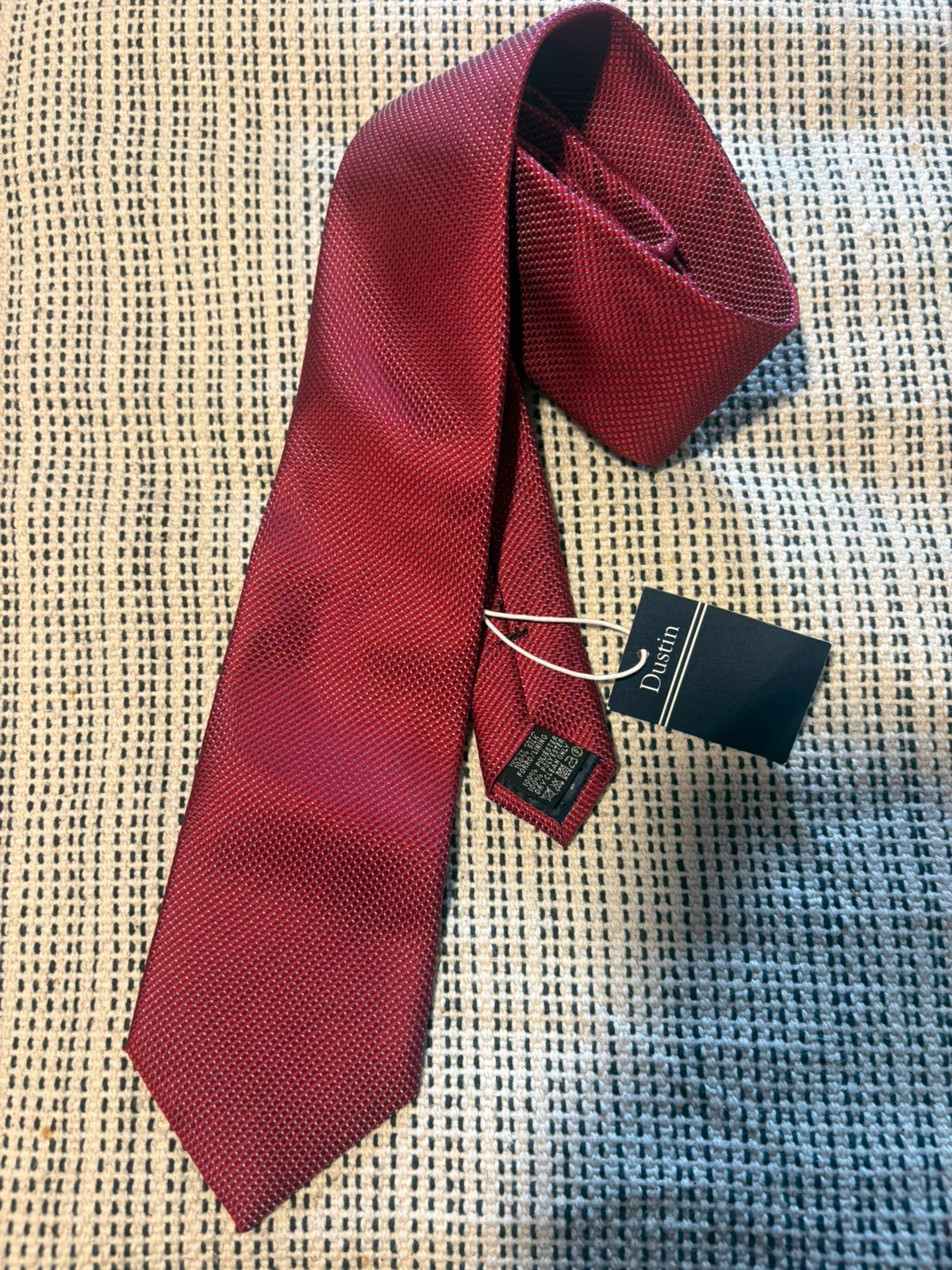 *corbata dustin el corte ingles 100% seda roja puntos nueva