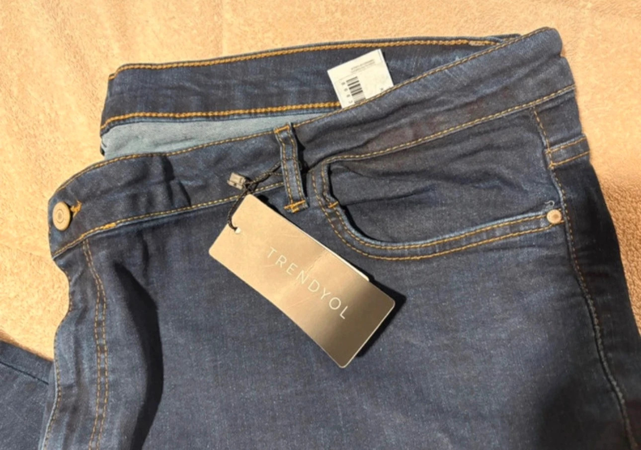 Pantalón vaquero Trendyol T. 54 / 7XL azul oscuro nuevo – Trendyol – taille 7XL / 54 / 26 3